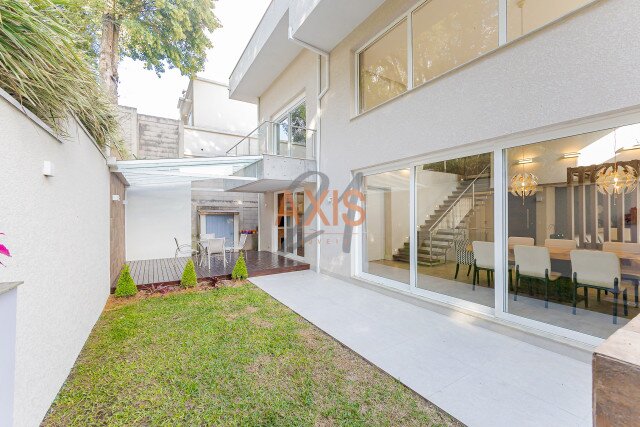 Casa em Condomínio no bairro Santa Felicidade