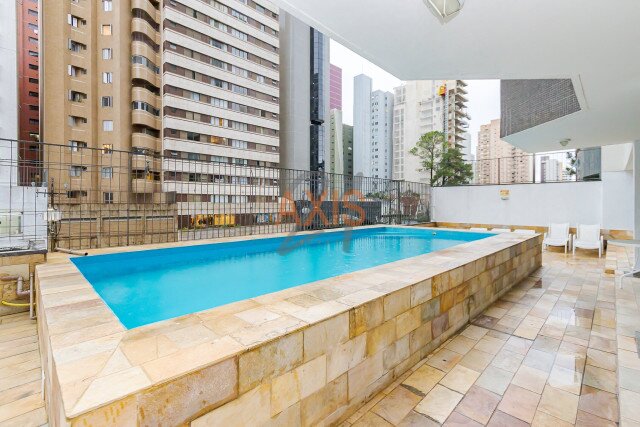 Apartamento no bairro Batel