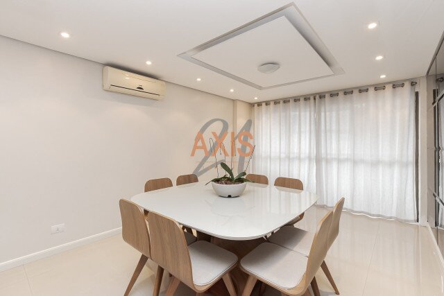 Apartamento no bairro Batel