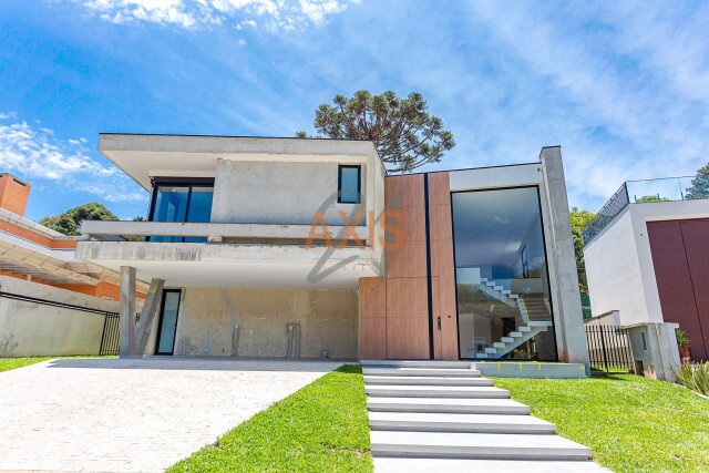 Casa em Condomínio no bairro Campo Comprido