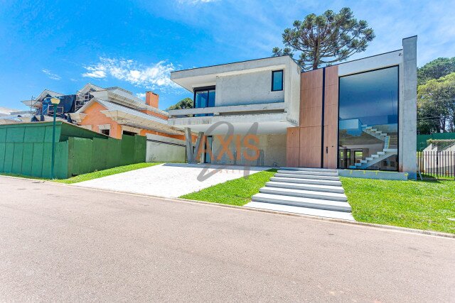 Casa em Condomínio no bairro Campo Comprido