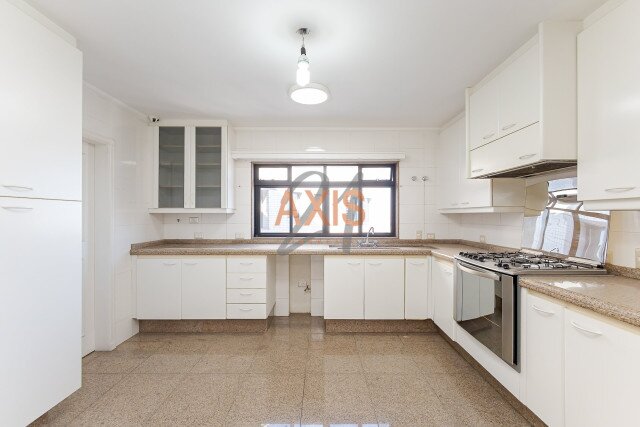 Apartamento no bairro Batel