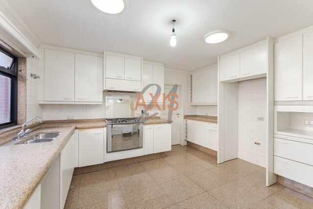 Apartamento no bairro Batel