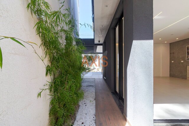 Casa em Condomínio no bairro Santa Cândida