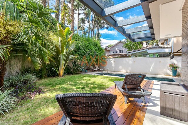 Casa em Condomínio no bairro Campo Comprido