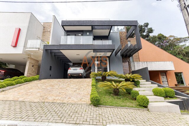 Casa em Condomínio no bairro Santa Cândida