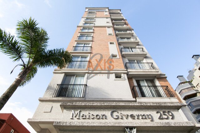 Apartamento no bairro Batel