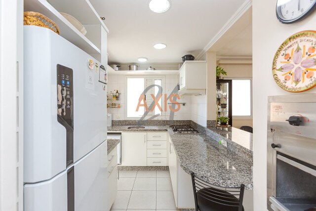 Apartamento no bairro Batel