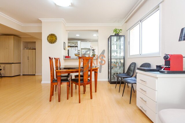 Apartamento no bairro Batel