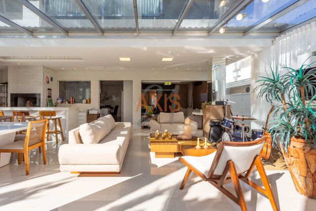 Casa em Condomínio no bairro Campo Comprido