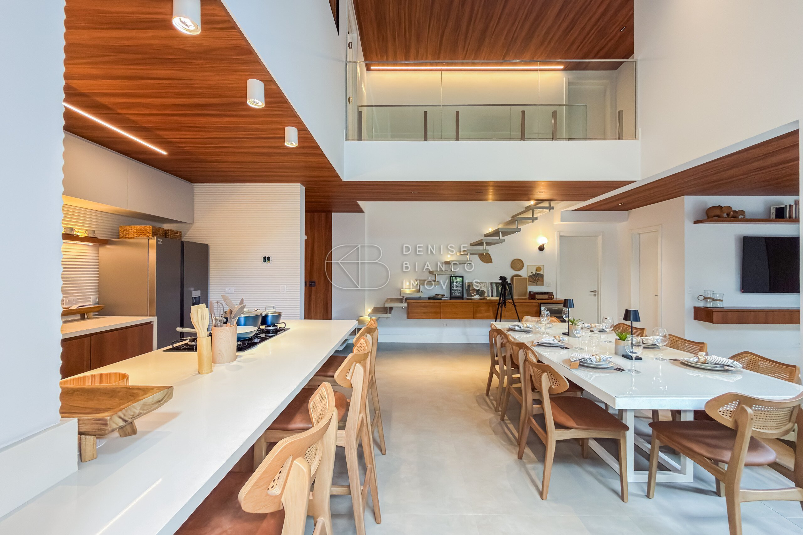 APARTAMENTO em Mercês - Ref: DB0038