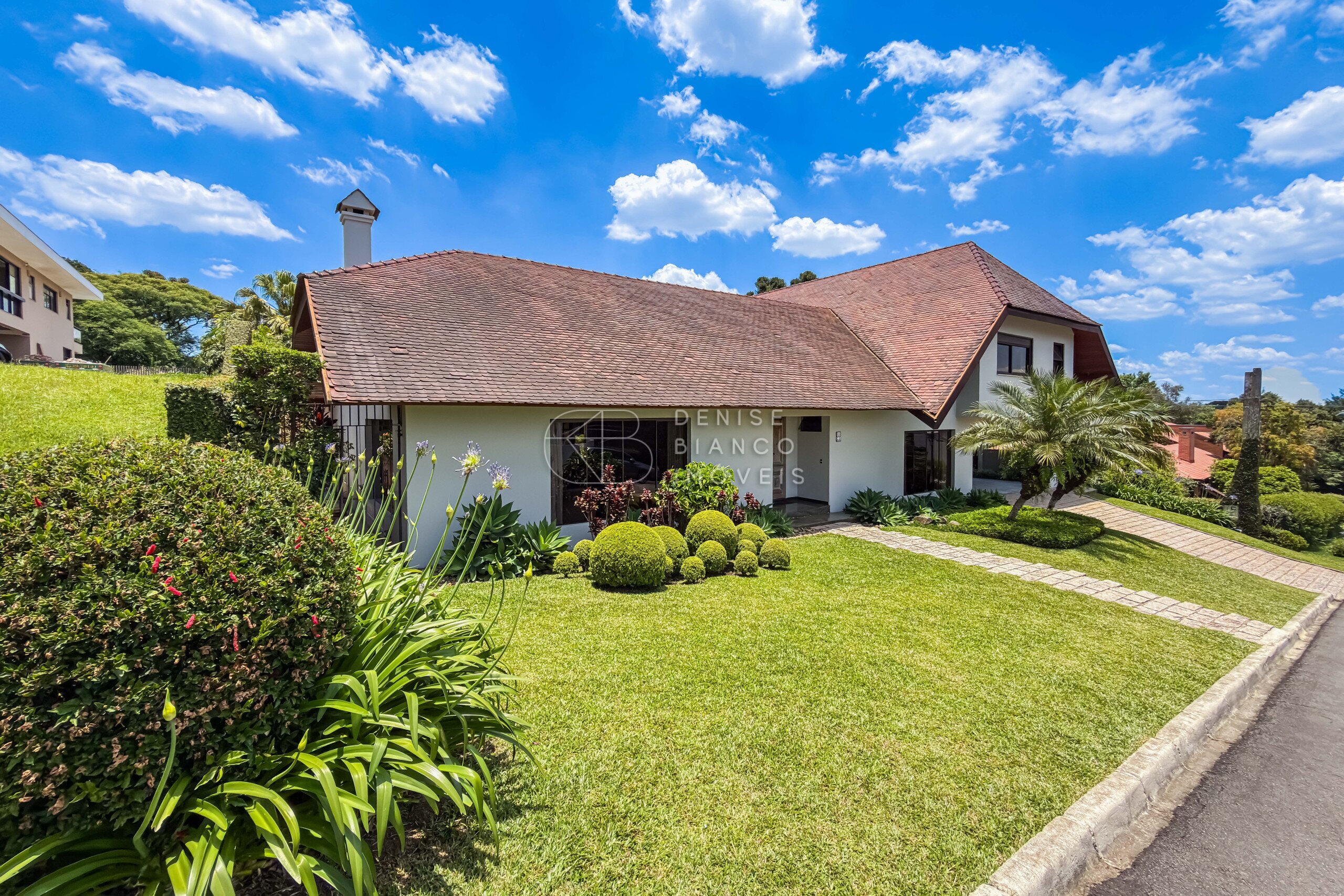 CASA EM CONDOMÍNIO em São Lourenço - Ref: DB0040