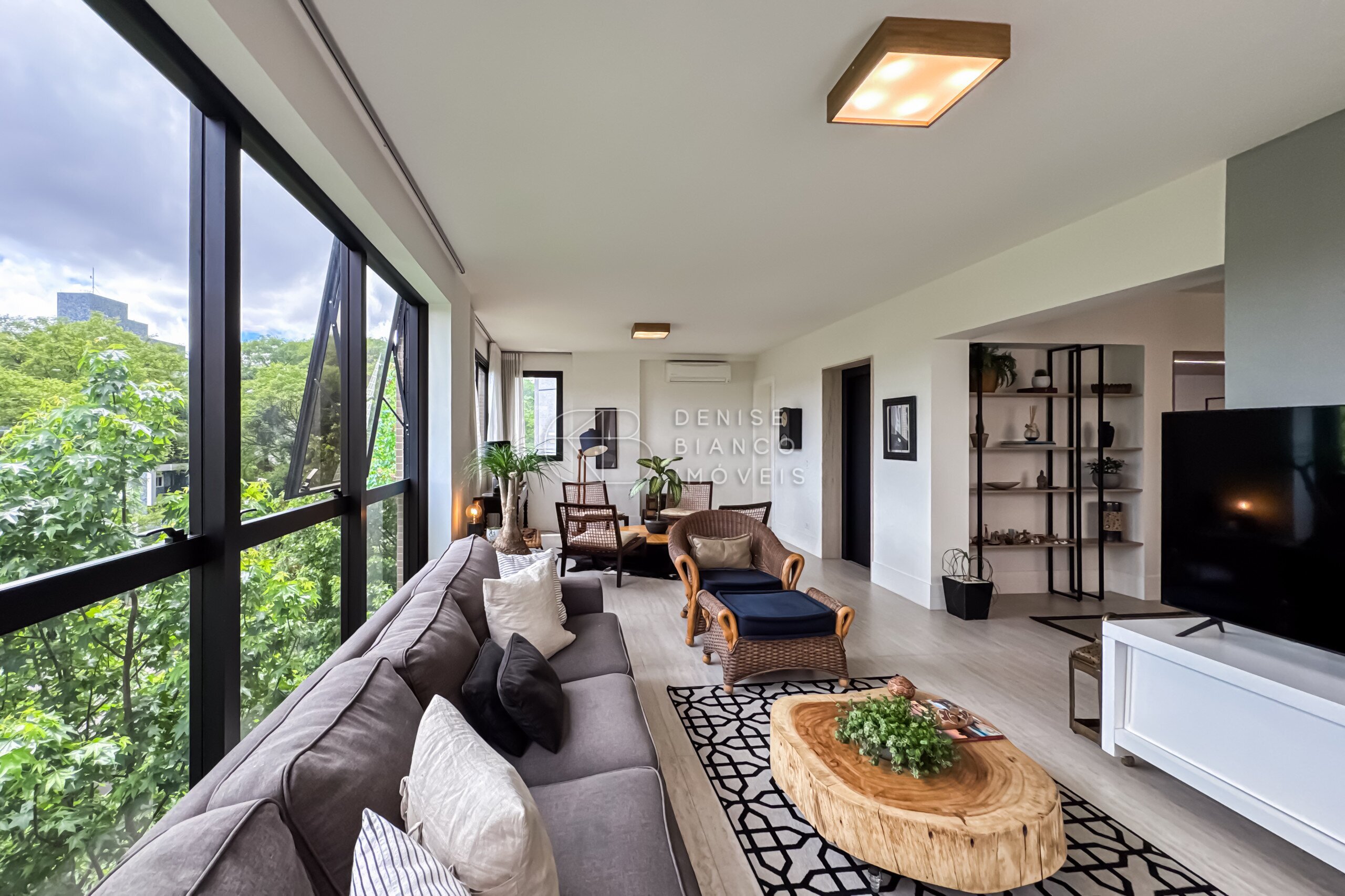 APARTAMENTO em Bigorrilho - Ref: DB0044
