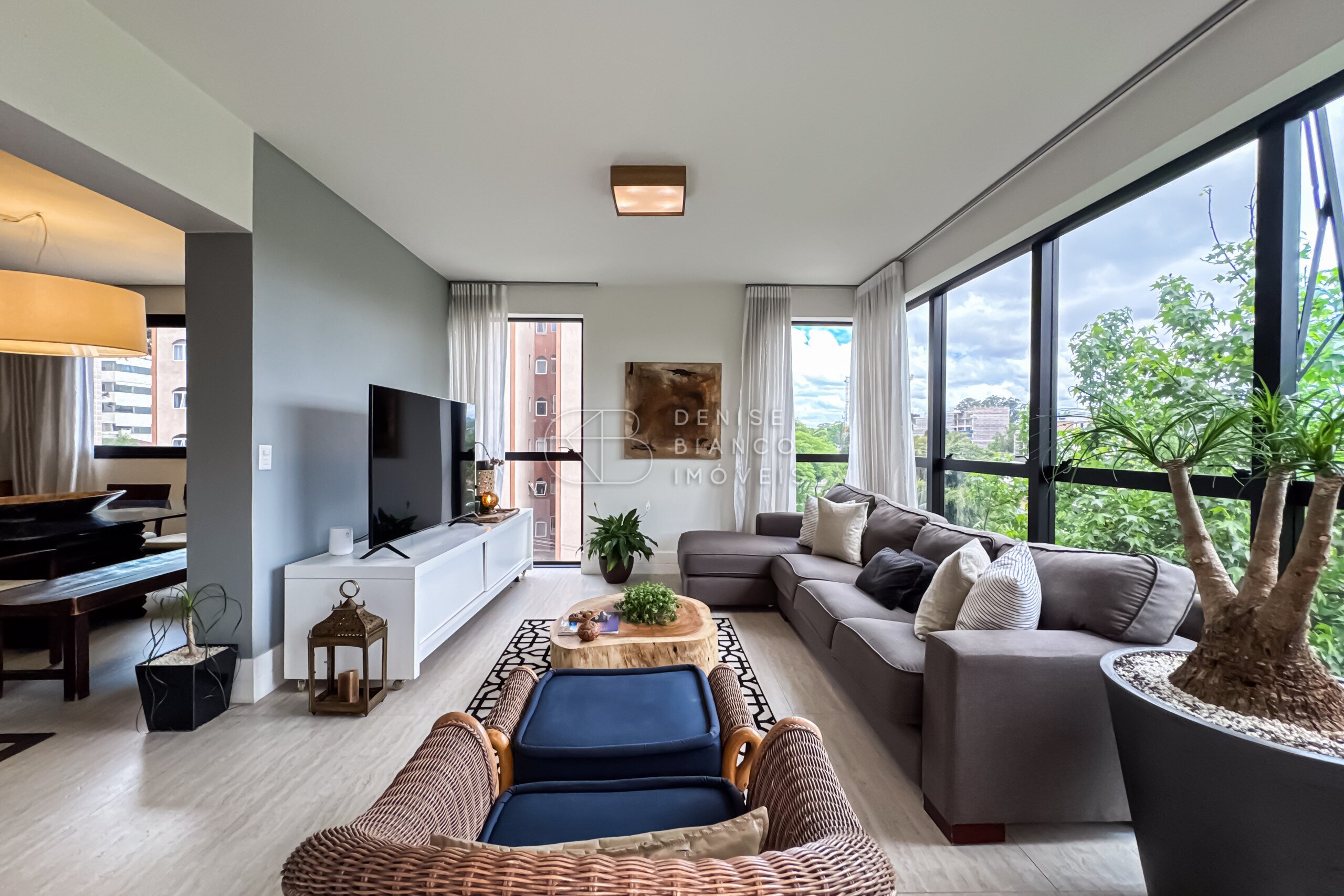 APARTAMENTO em Bigorrilho - Ref: DB0044