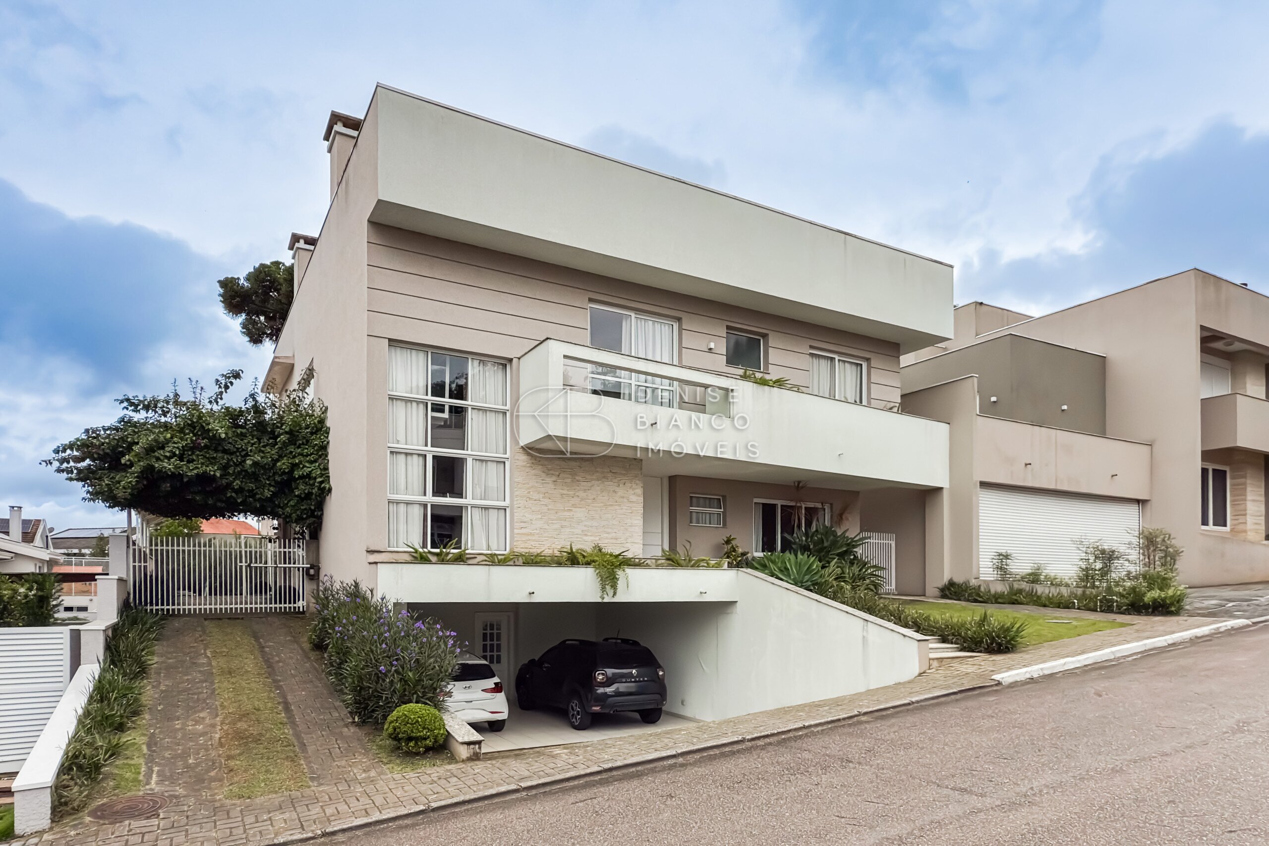 CASA EM CONDOMÍNIO em Santa Felicidade - Ref: DB0051