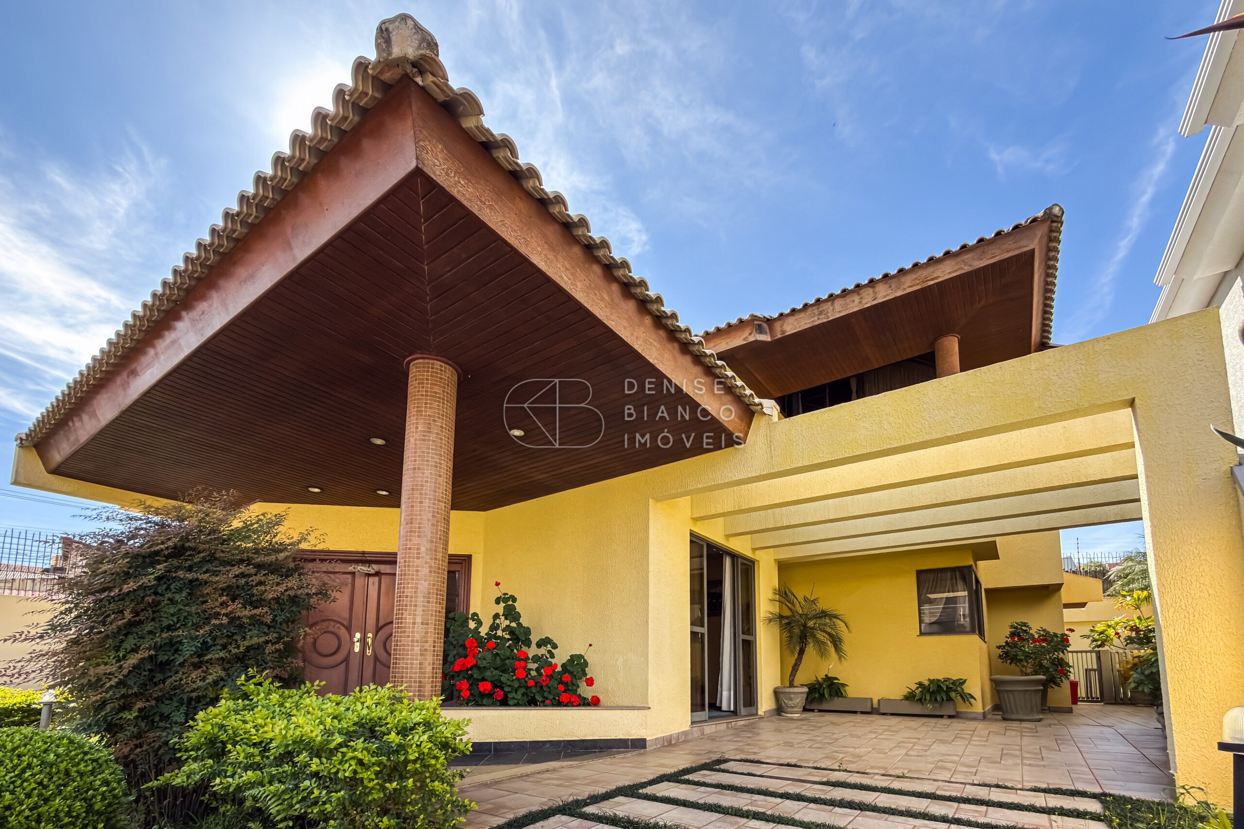 CASA EM CONDOMÍNIO em Seminário - Ref: DB0055