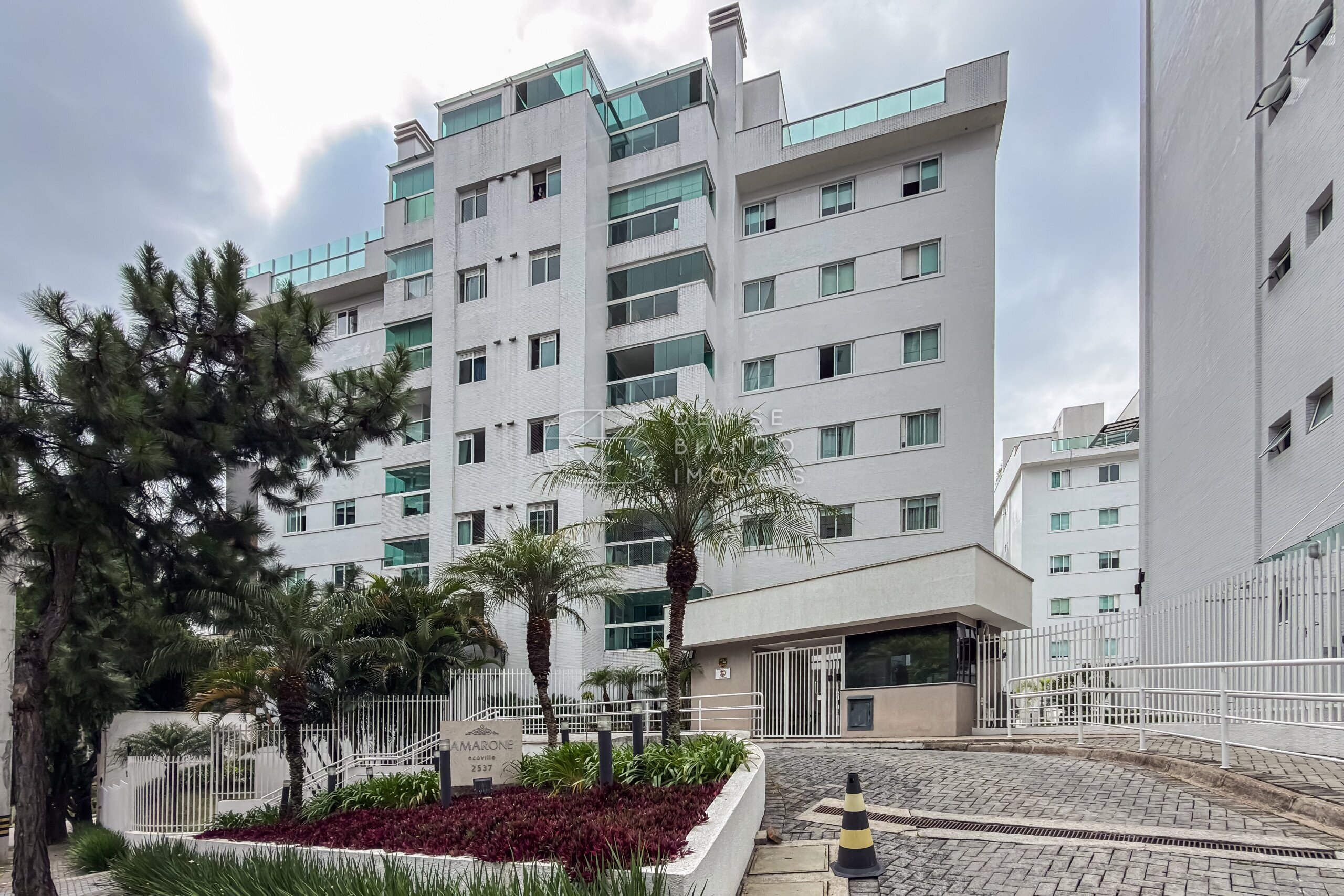 APARTAMENTO em Mossunguê - Ref: DB0057