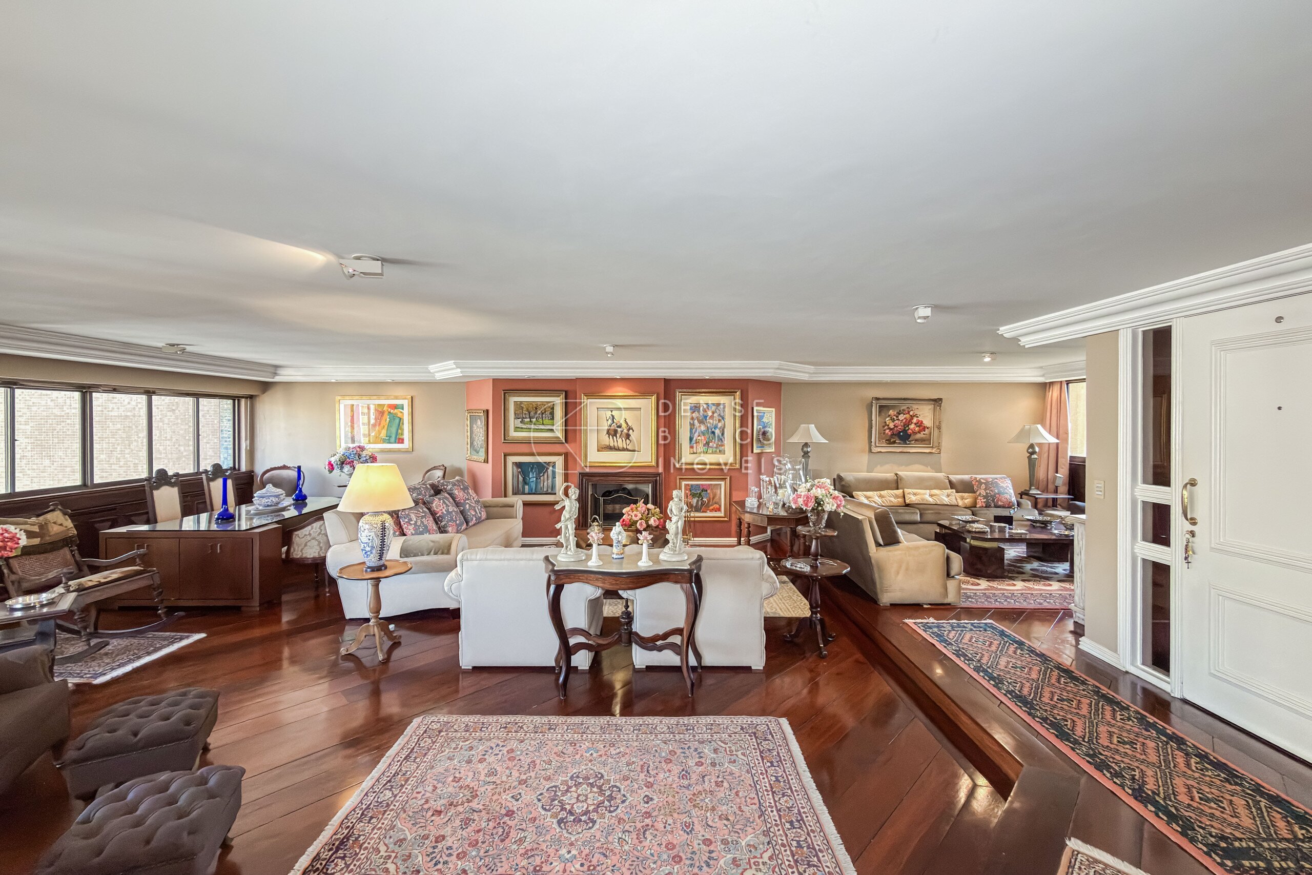 APARTAMENTO em Batel - Ref: DB0058