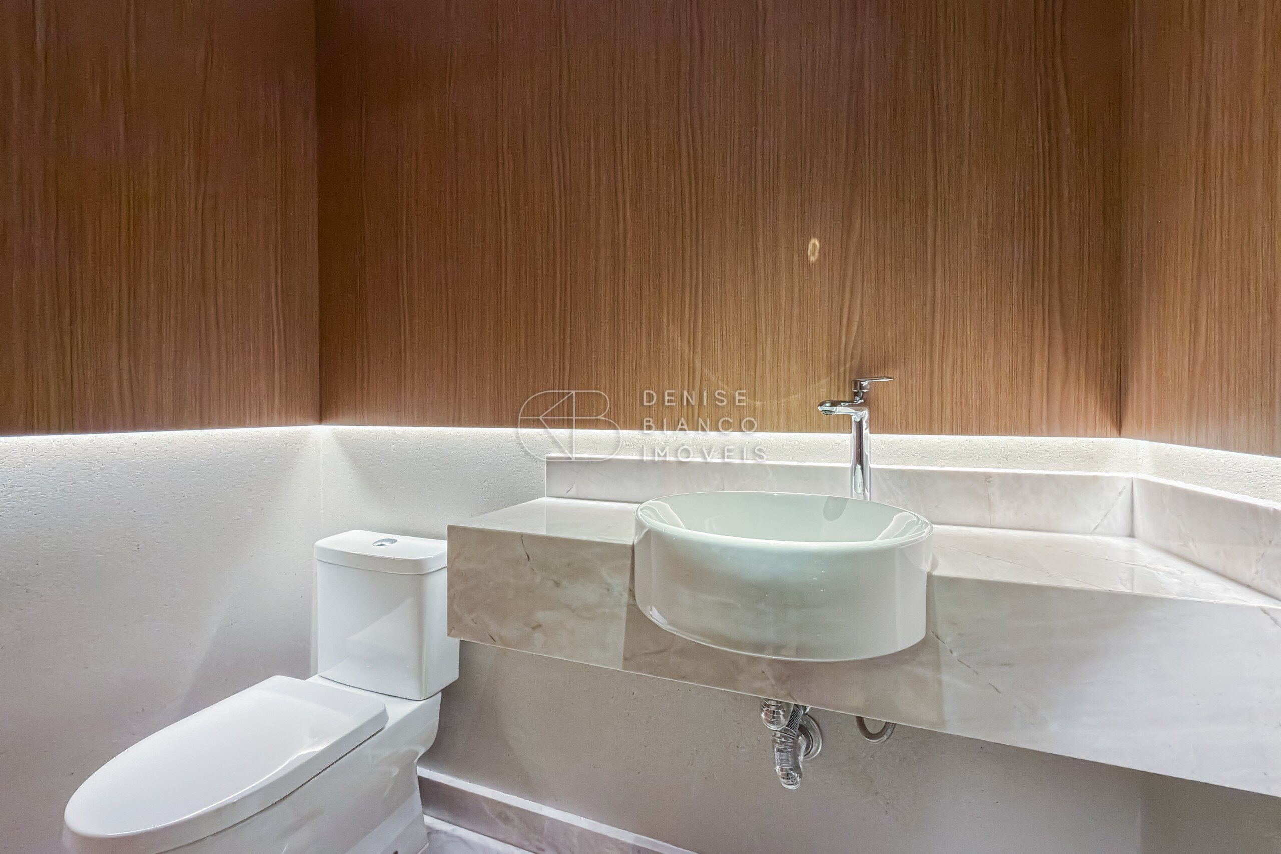 APARTAMENTO em Batel - Ref: DB0067