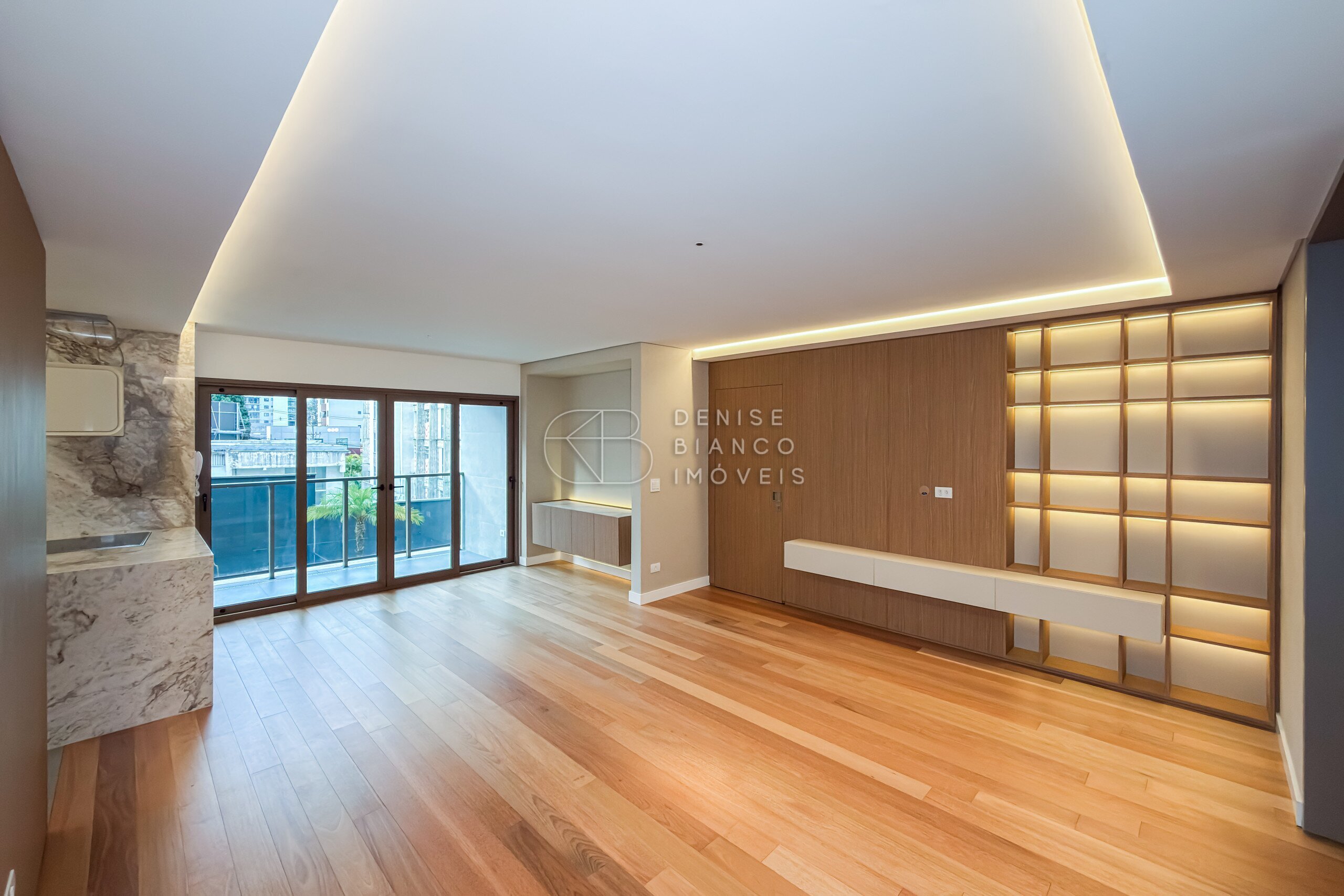 APARTAMENTO em Batel - Ref: DB0067