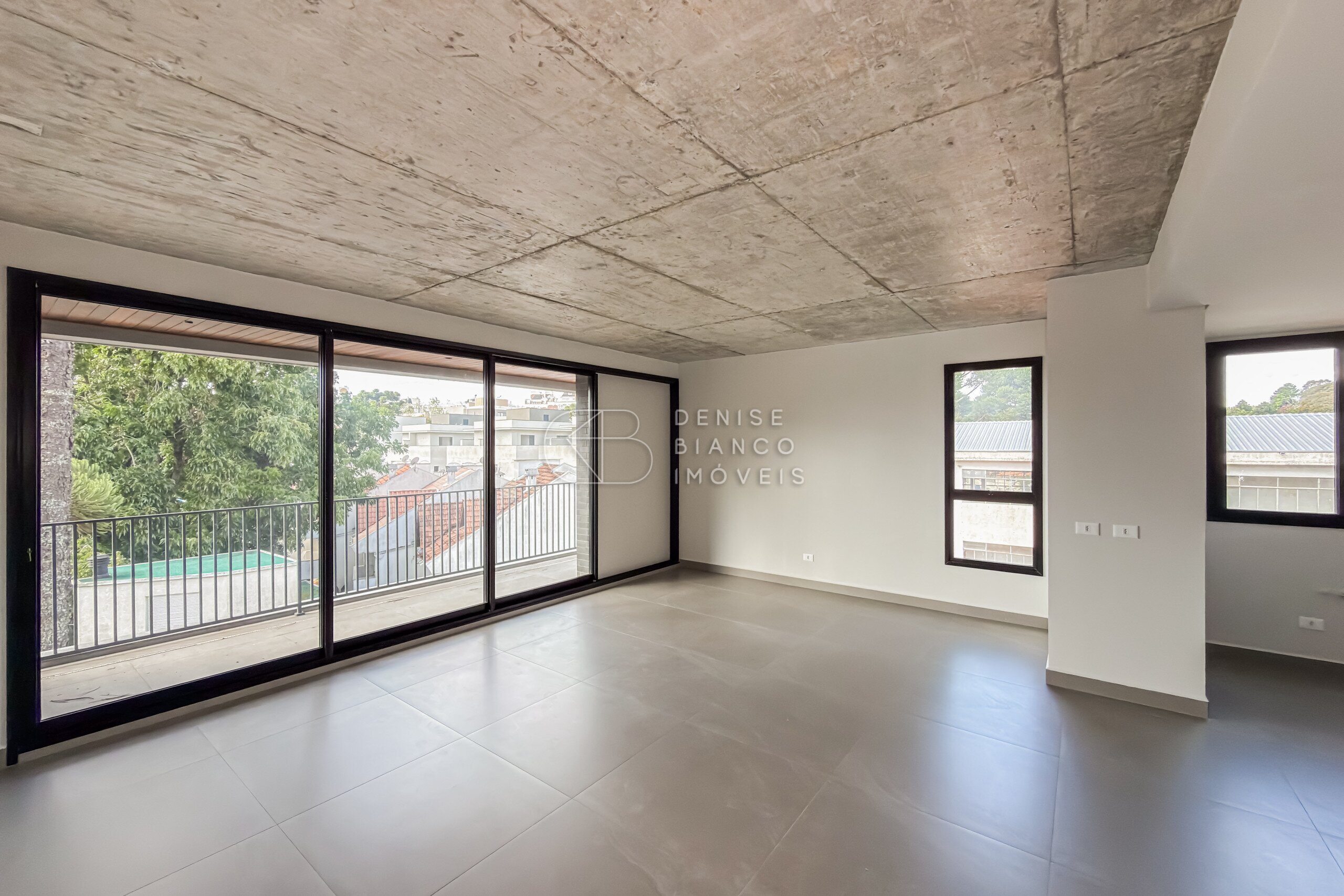 APARTAMENTO em Hugo Lange - Ref: DB0065