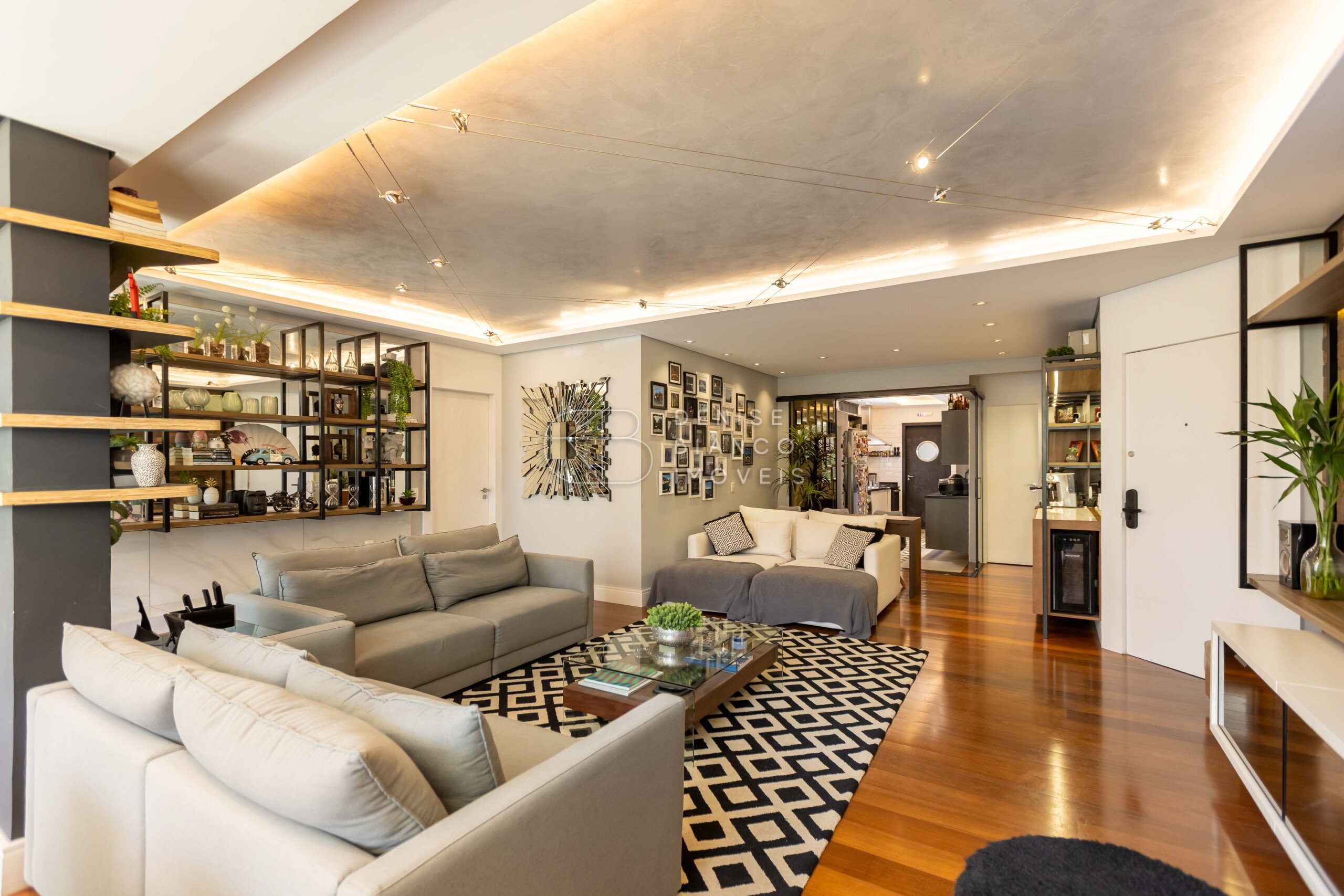 APARTAMENTO em Cabral - Ref: DB0068