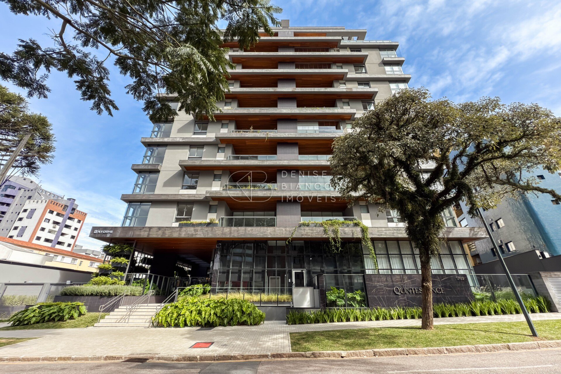 APARTAMENTO em Batel - Ref: DB0070
