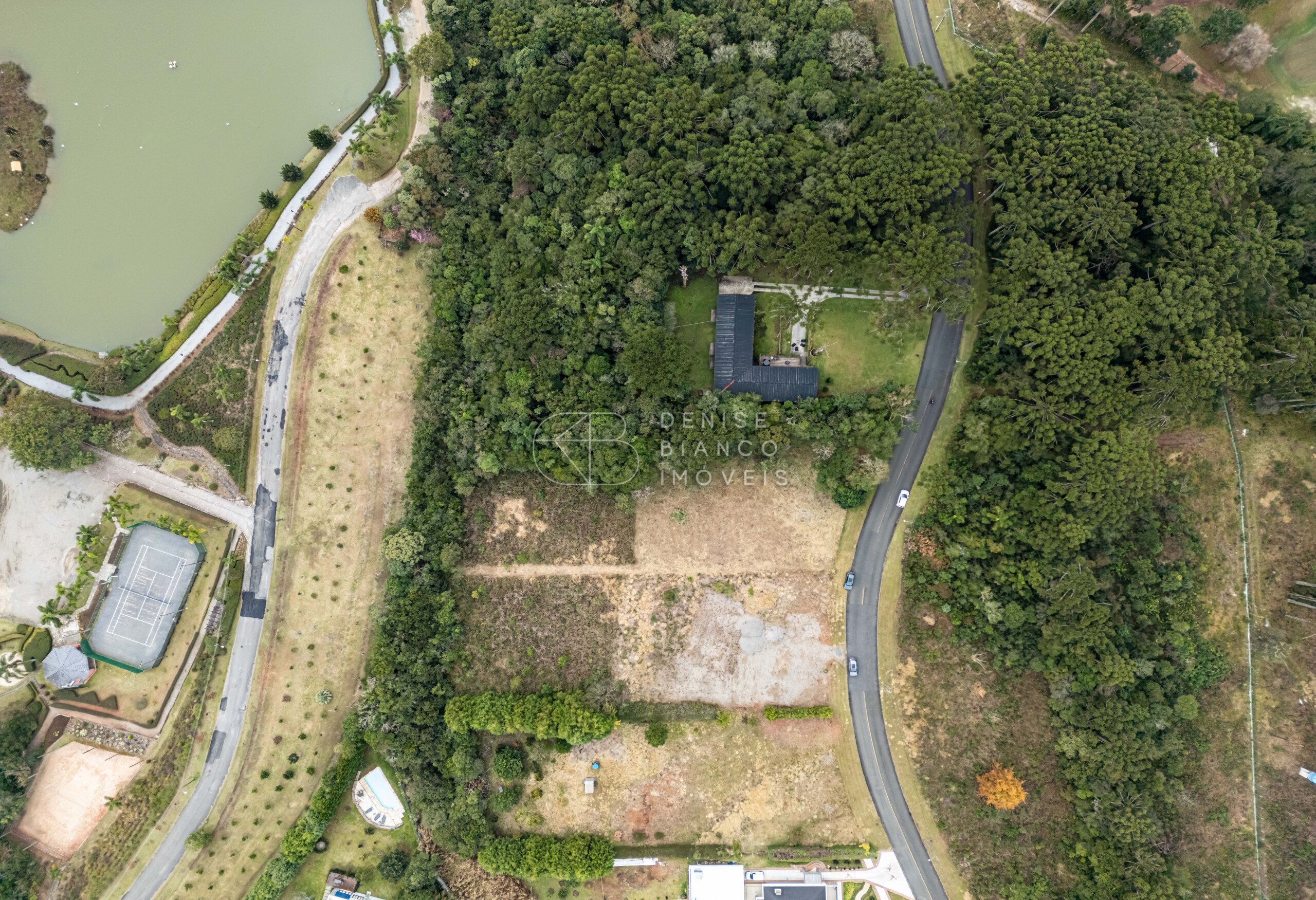 TERRENO EM CONDOMÍNIO em Menino Deus - Ref: DB0077