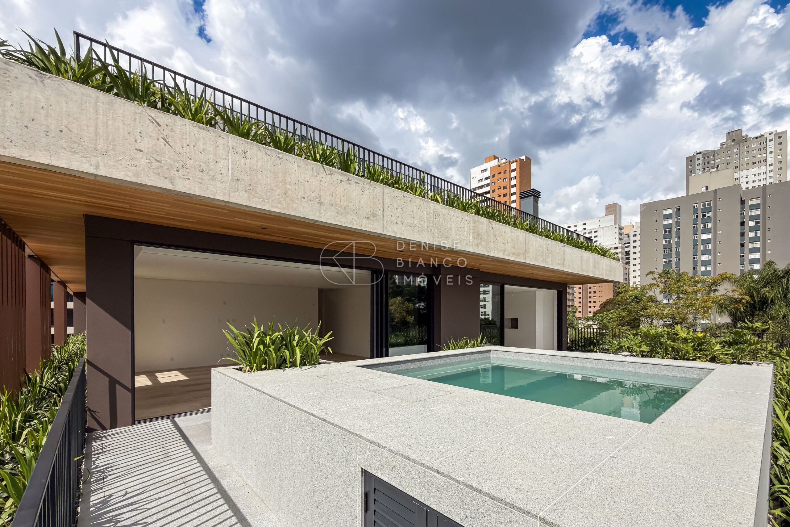 APARTAMENTO em Bigorrilho - Ref: DB0091