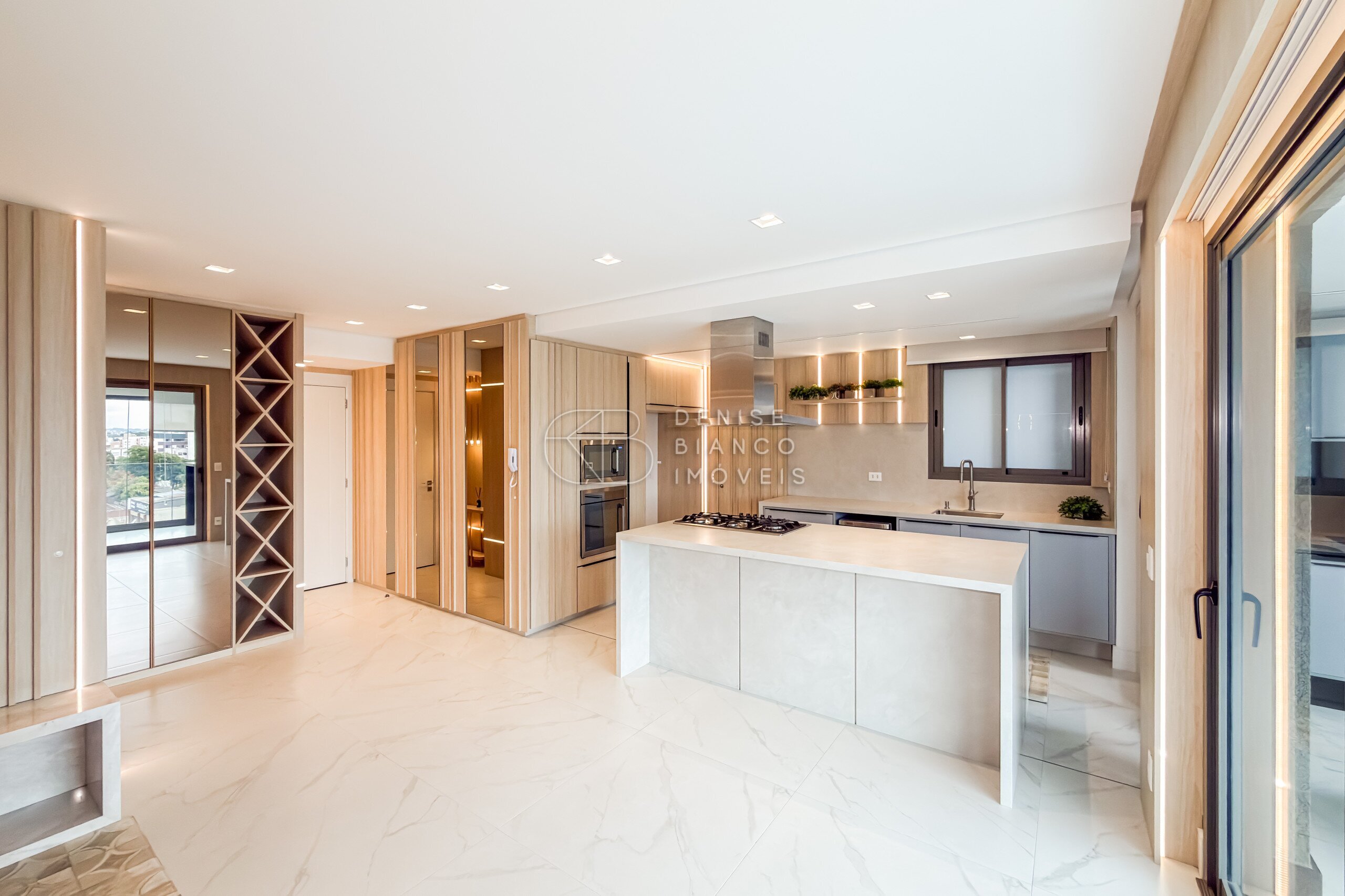 APARTAMENTO em Água Verde - Ref: DB0100