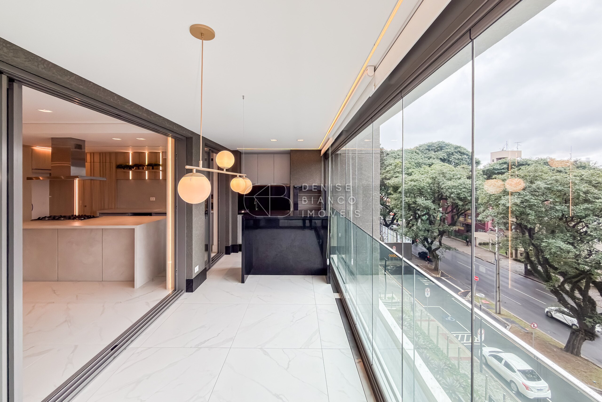 APARTAMENTO em Água Verde - Ref: DB0100