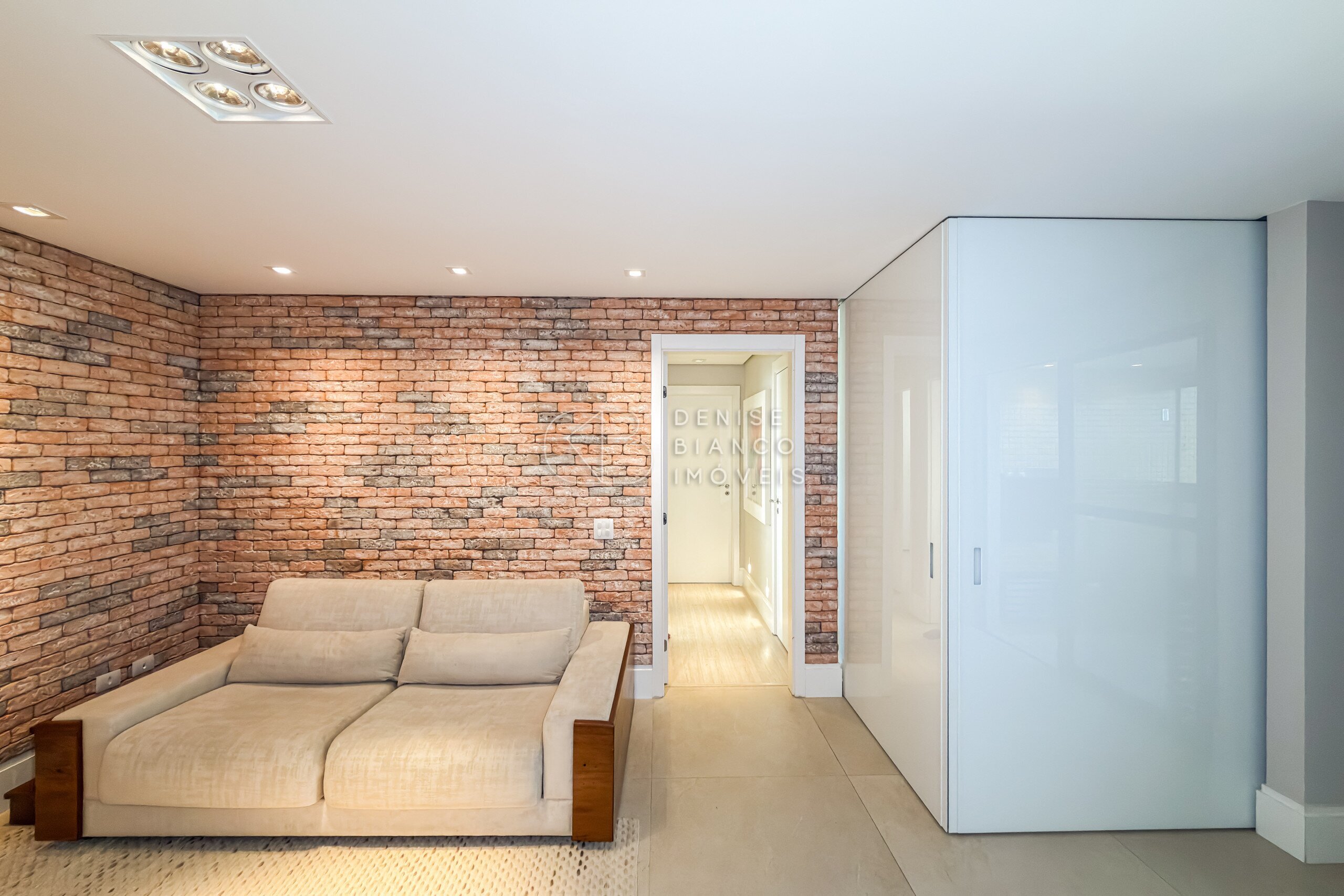 APARTAMENTO em Ahú - Ref: DB0106