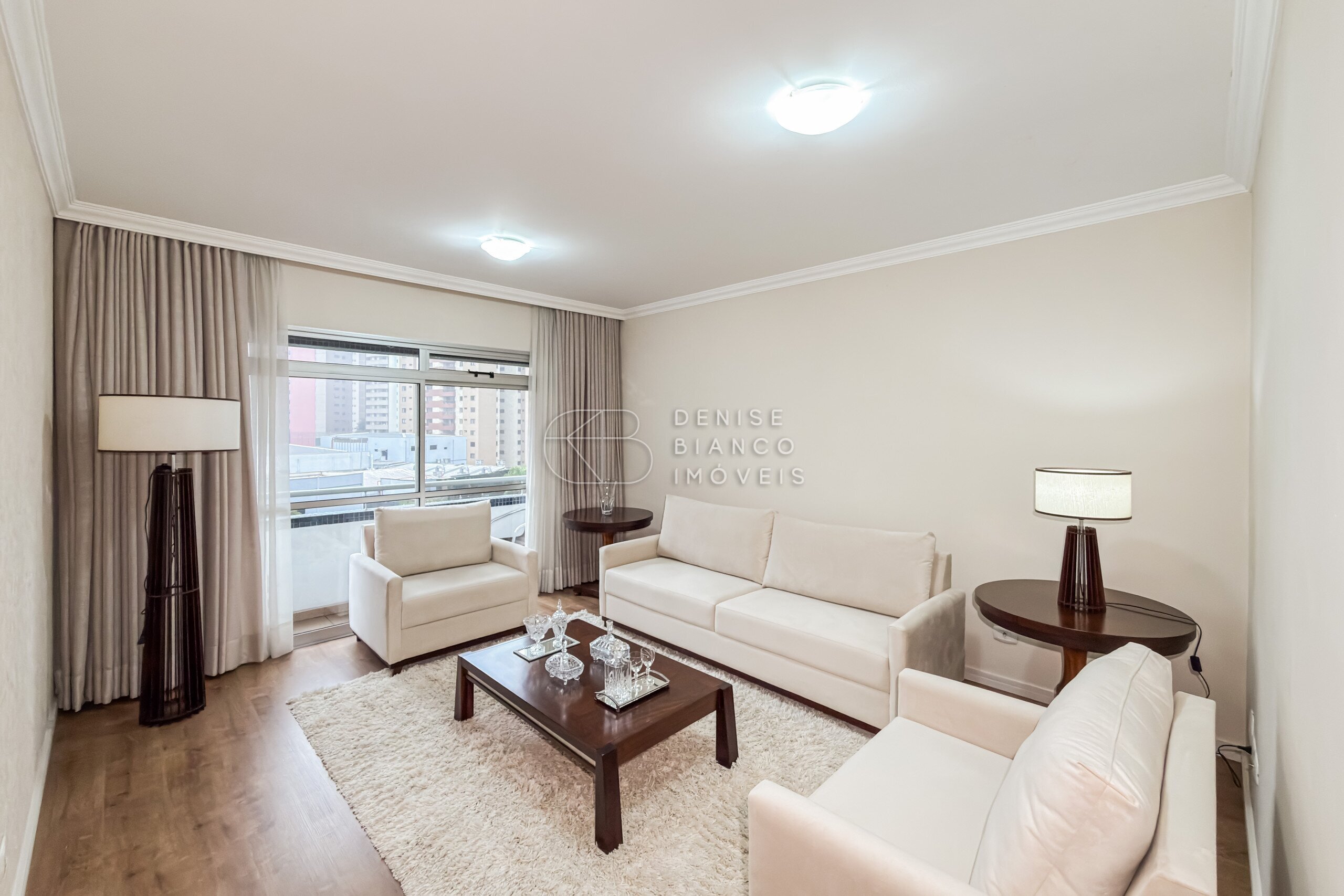 APARTAMENTO em Água Verde - Ref: DB0110