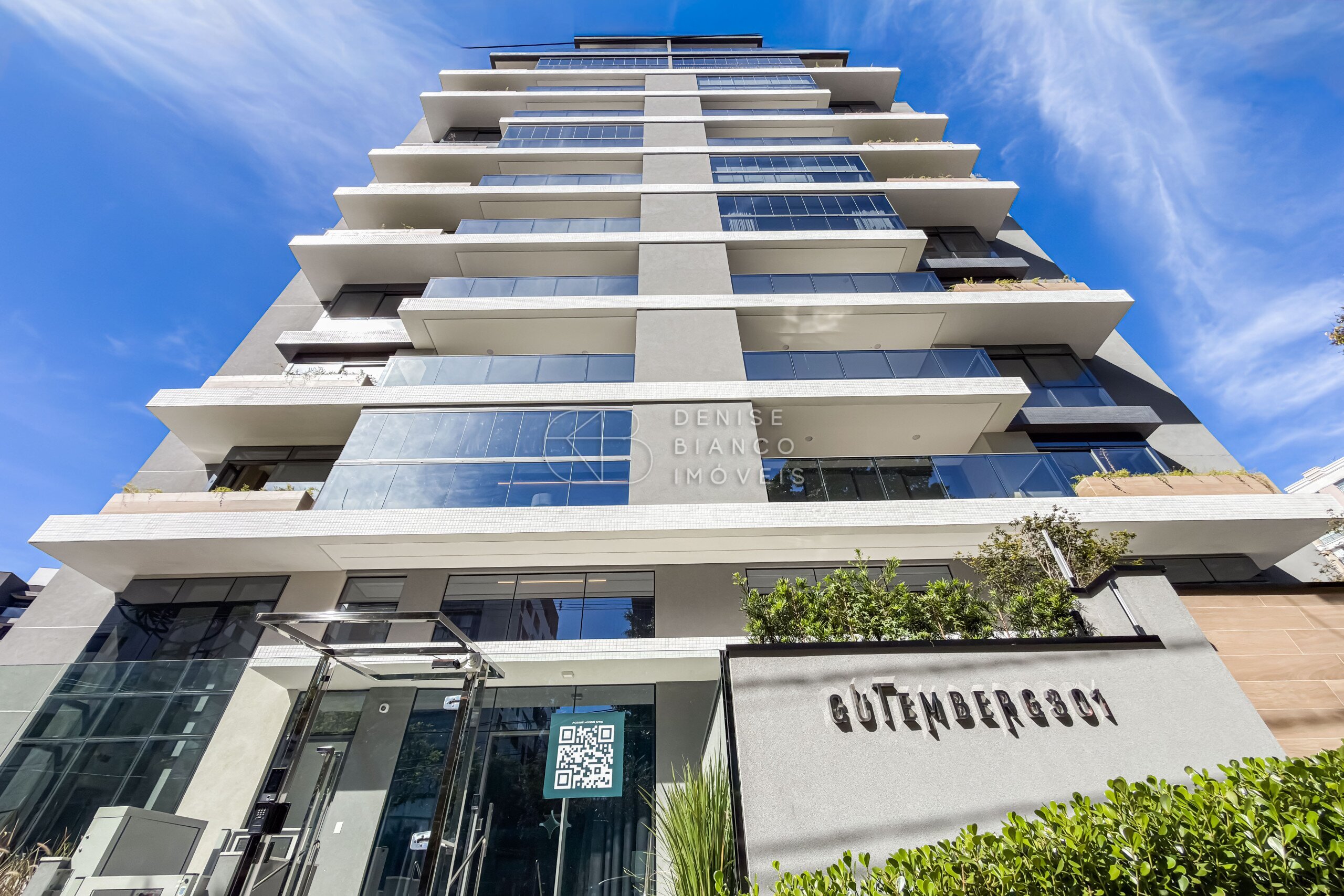 APARTAMENTO em Batel - Ref: DB0113