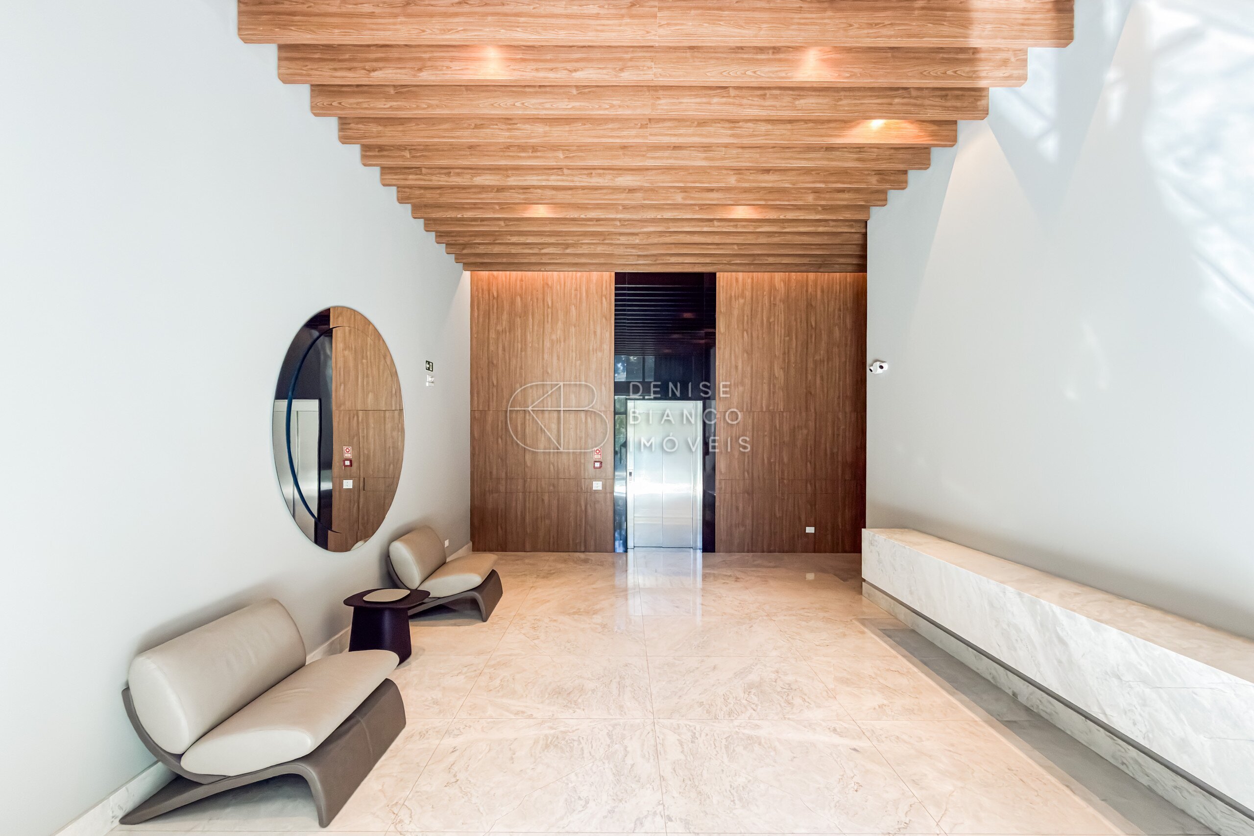 APARTAMENTO em Batel - Ref: DB0113