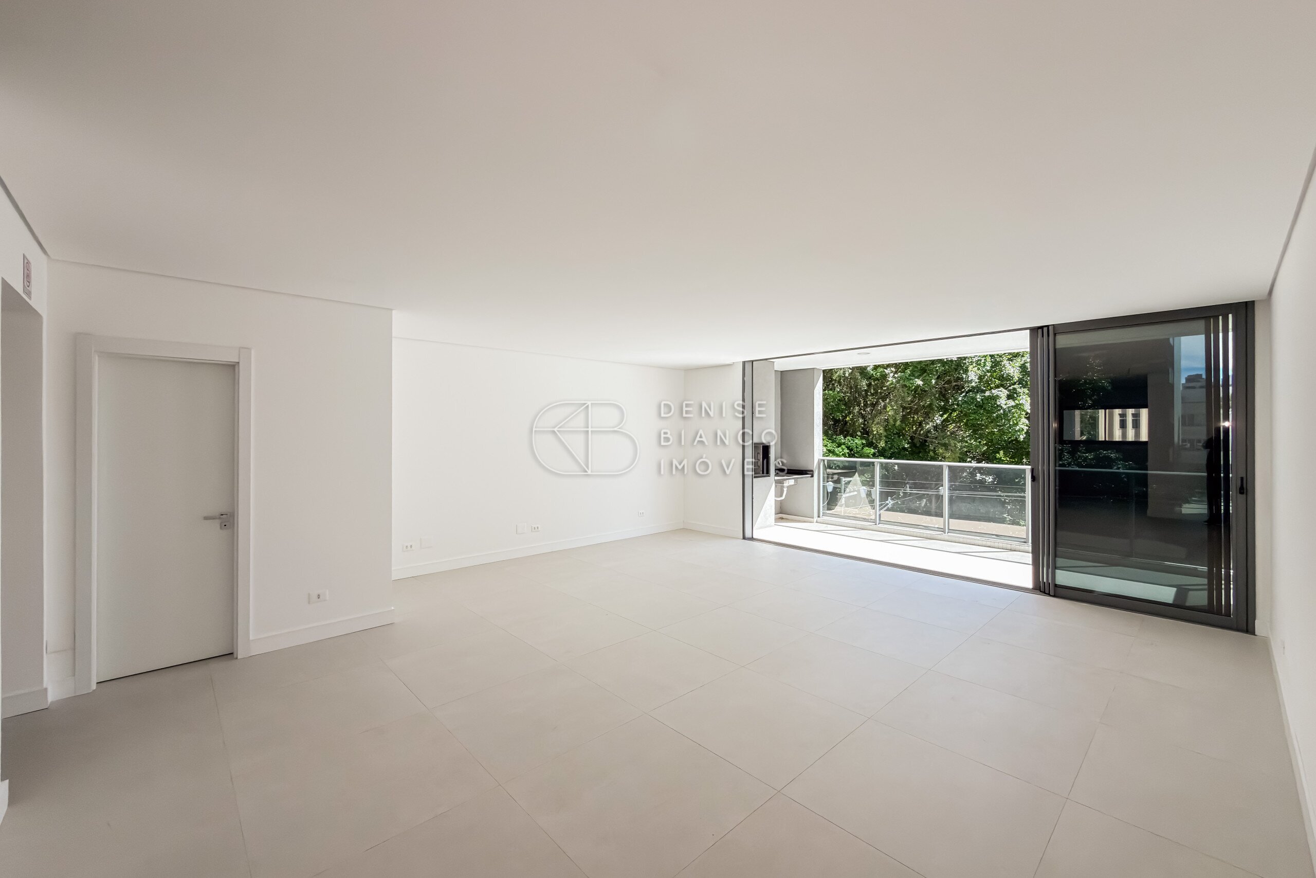 APARTAMENTO em Batel - Ref: DB0113