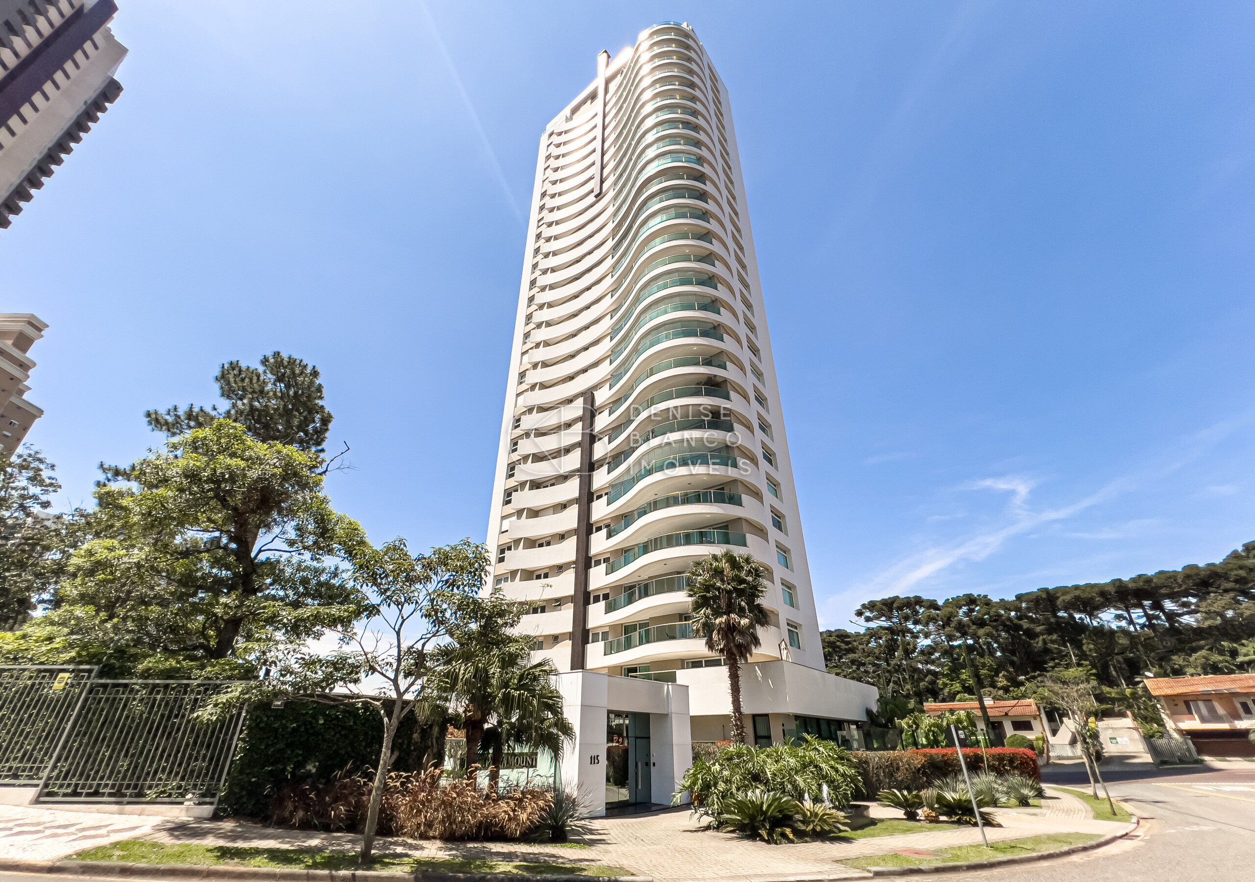 APARTAMENTO em Mossunguê - Ref: DB0118