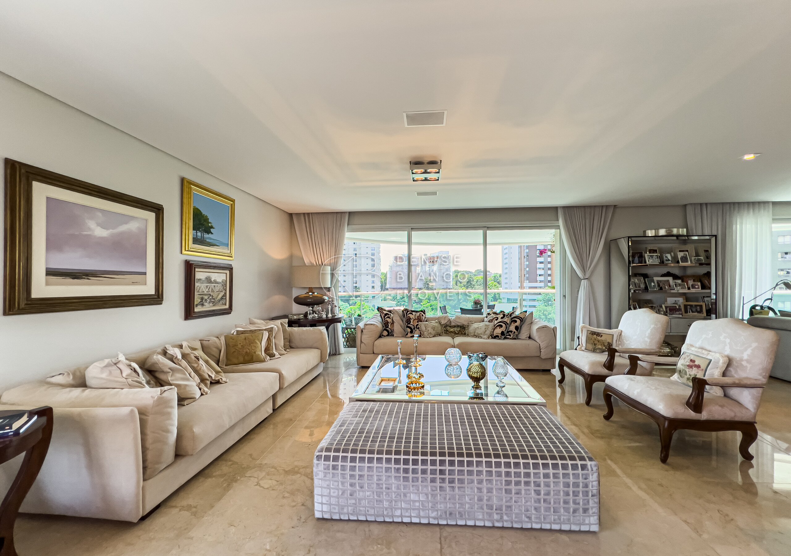 APARTAMENTO em Mossunguê - Ref: DB0118