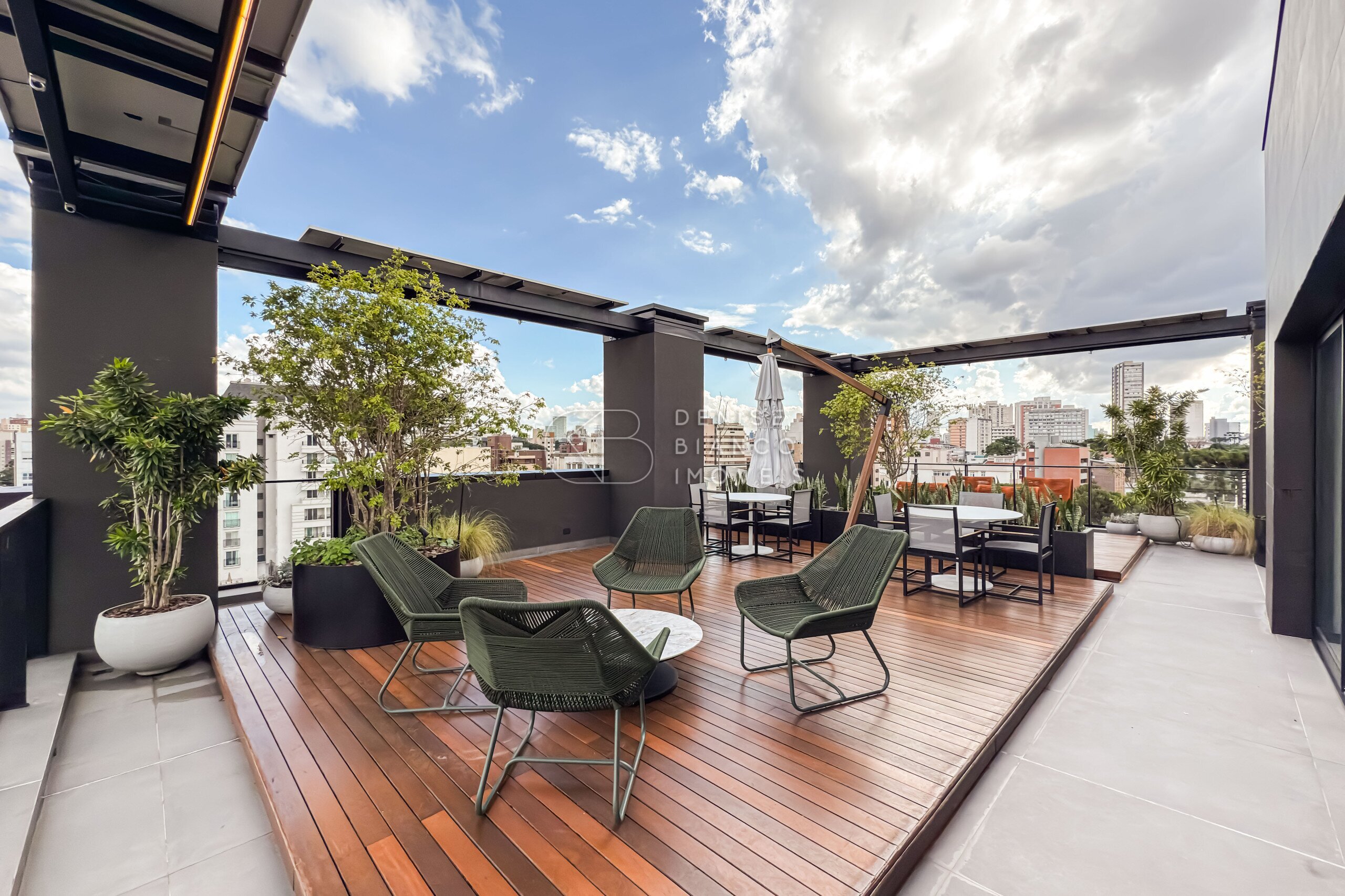 APARTAMENTO em Alto da Rua XV - Ref: DB0126