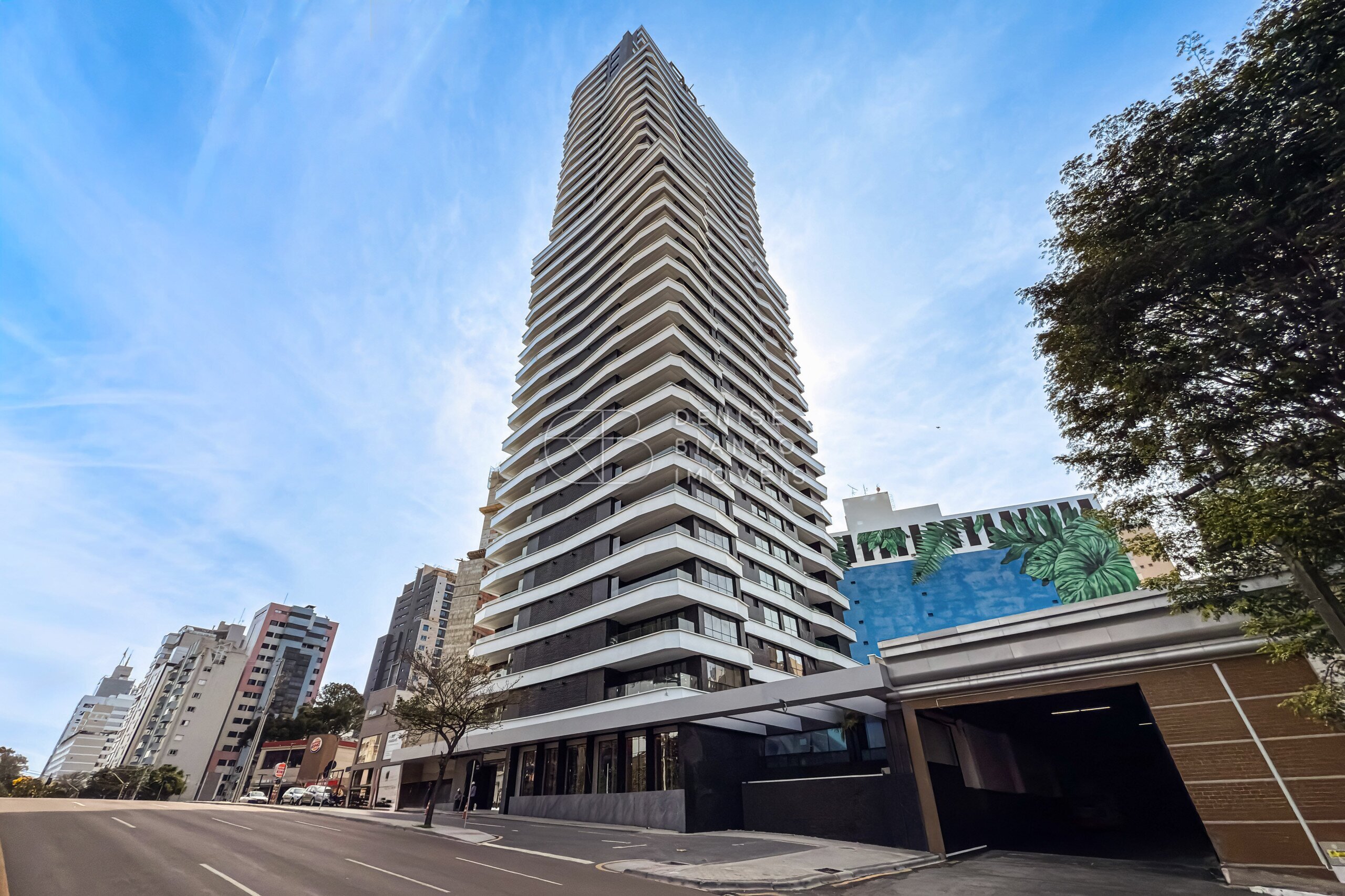 APARTAMENTO em Bigorrilho - Ref: DB0128