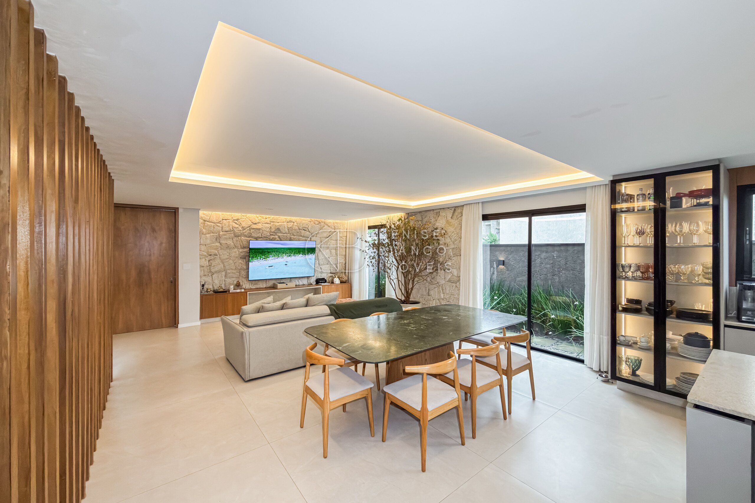 CASA EM CONDOMÍNIO em Santa Cândida - Ref: DB0129