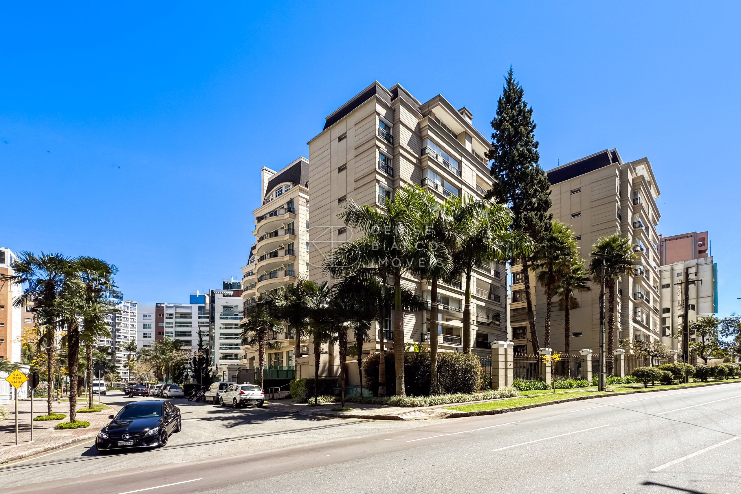 APARTAMENTO em Ahú - Ref: DB0134