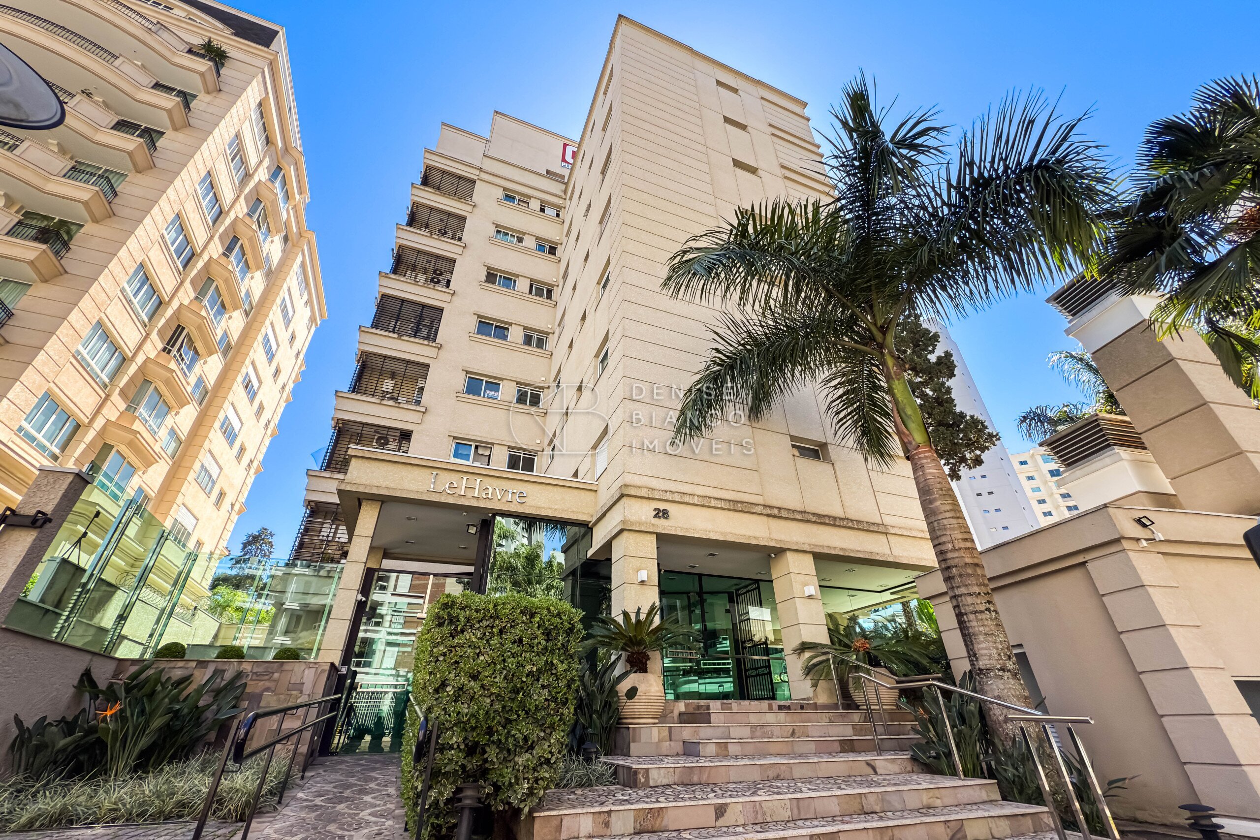APARTAMENTO em Ahú - Ref: DB0134