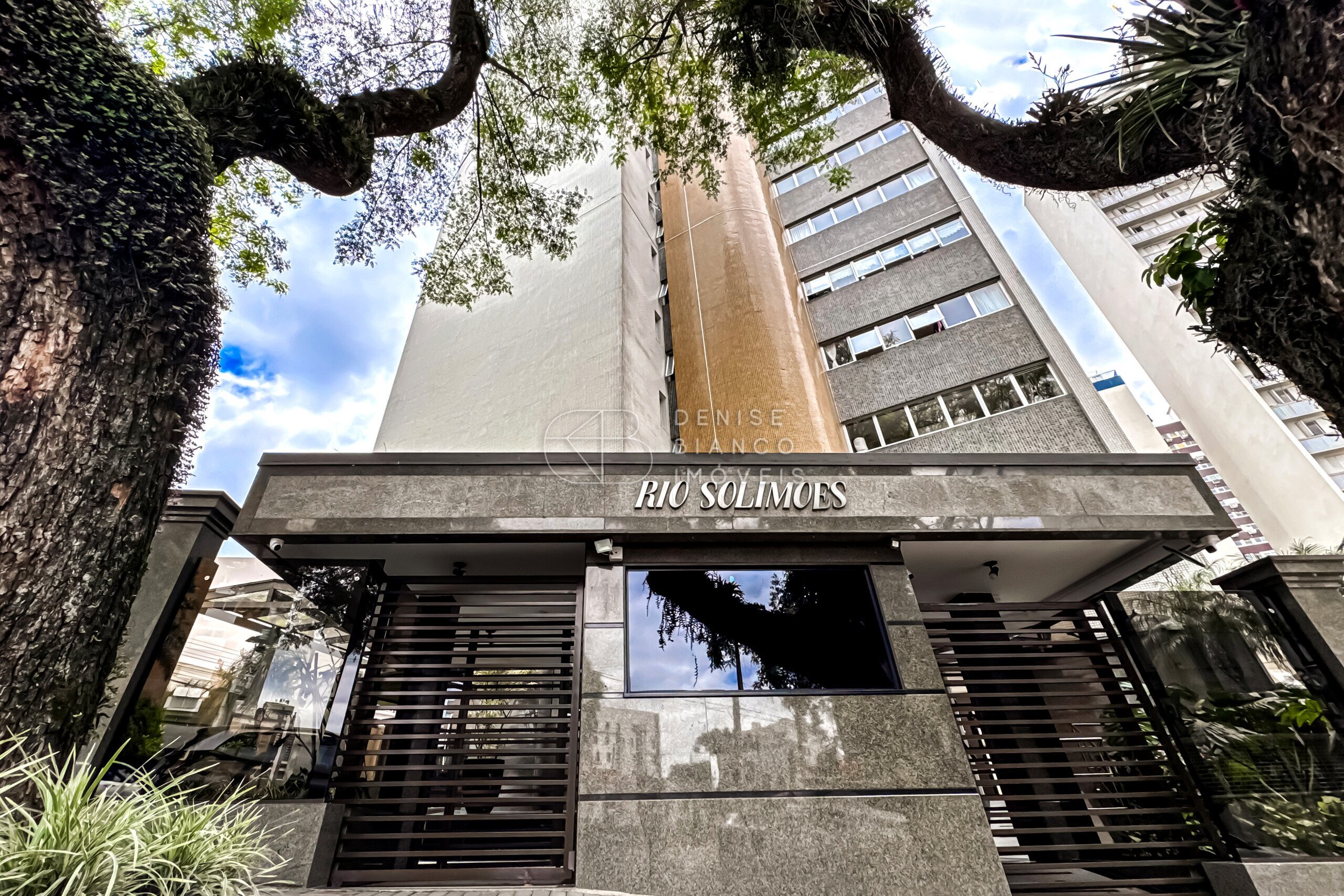 APARTAMENTO em Batel - Ref: DB0136