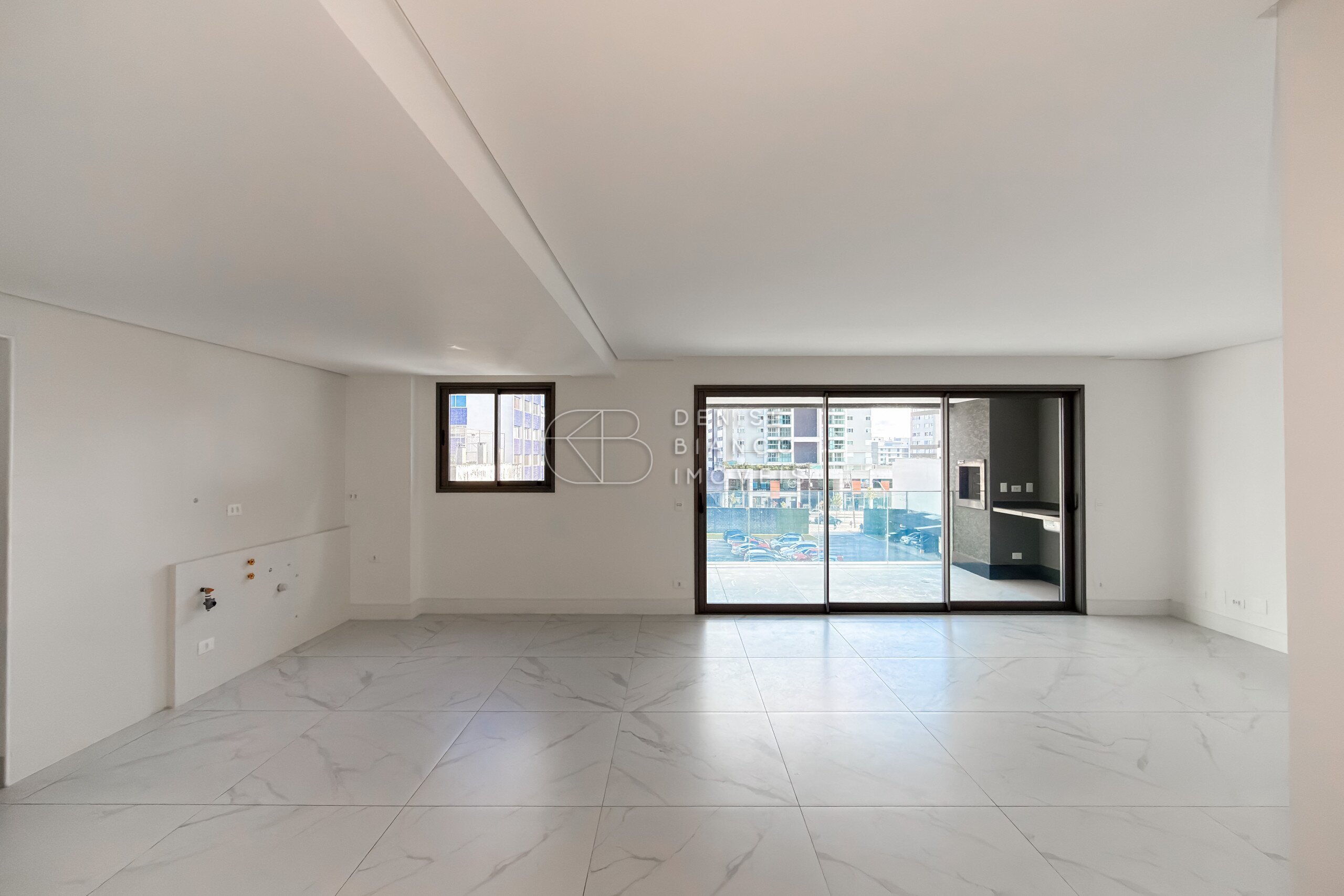 APARTAMENTO em Água Verde - Ref: DB0139