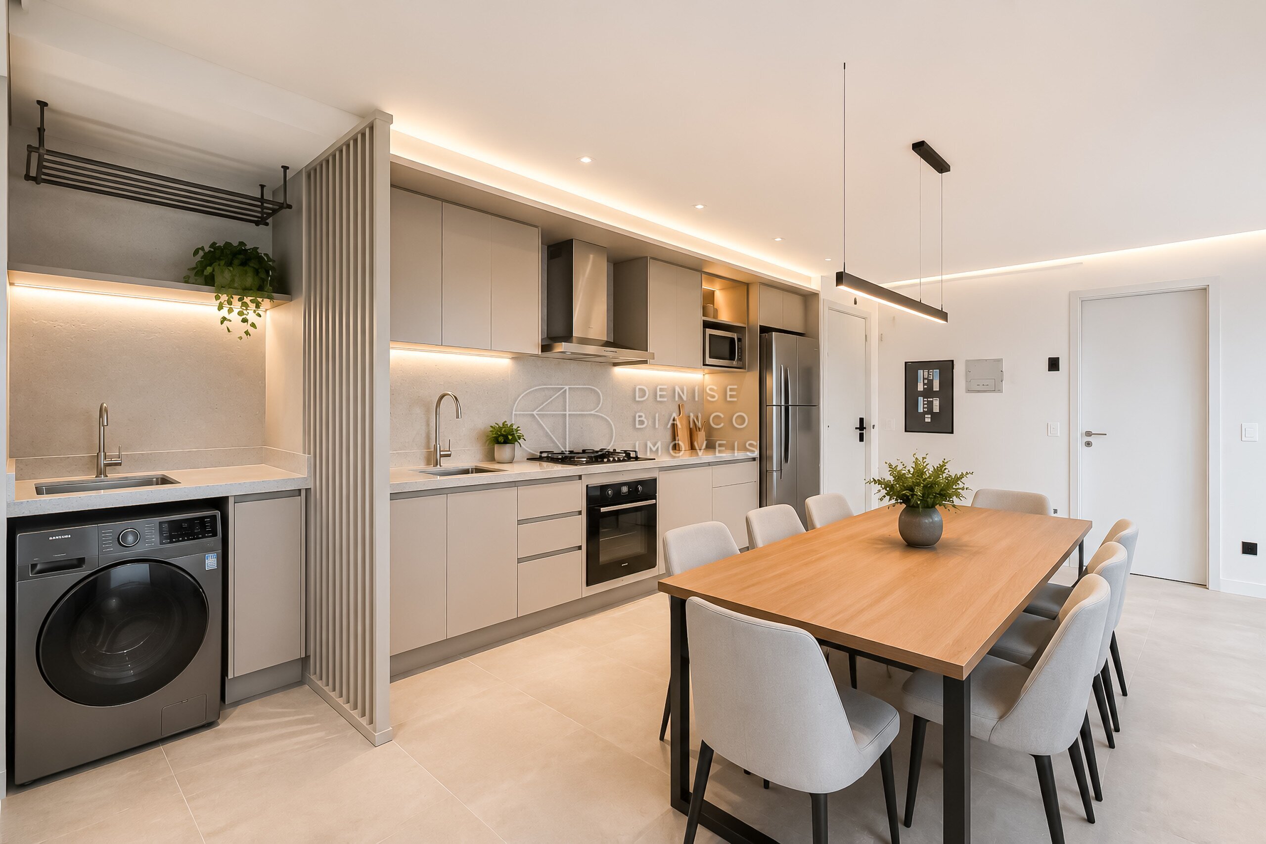 APARTAMENTO em Santa Felicidade - Ref: DB0140