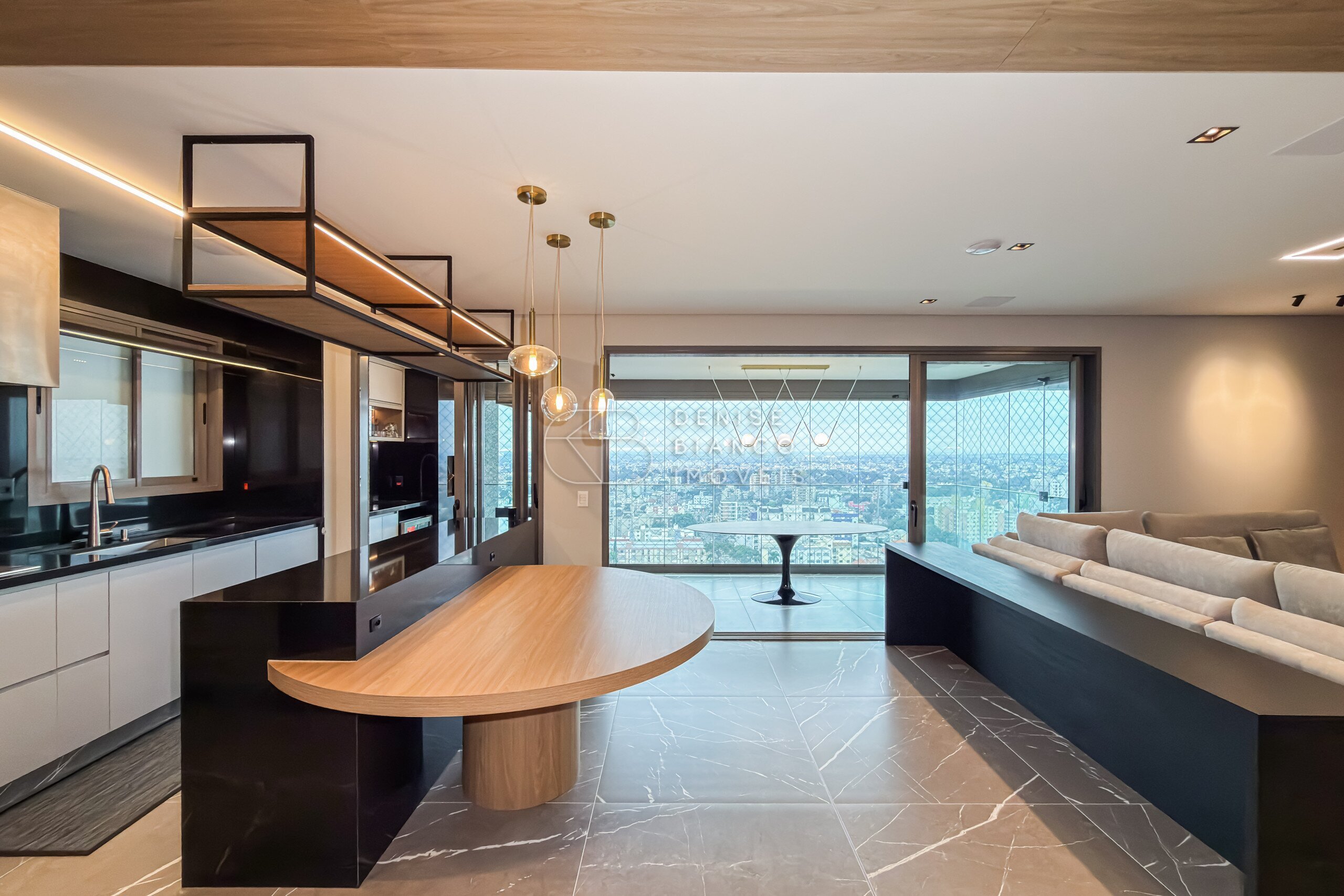APARTAMENTO em Água Verde - Ref: DB0142