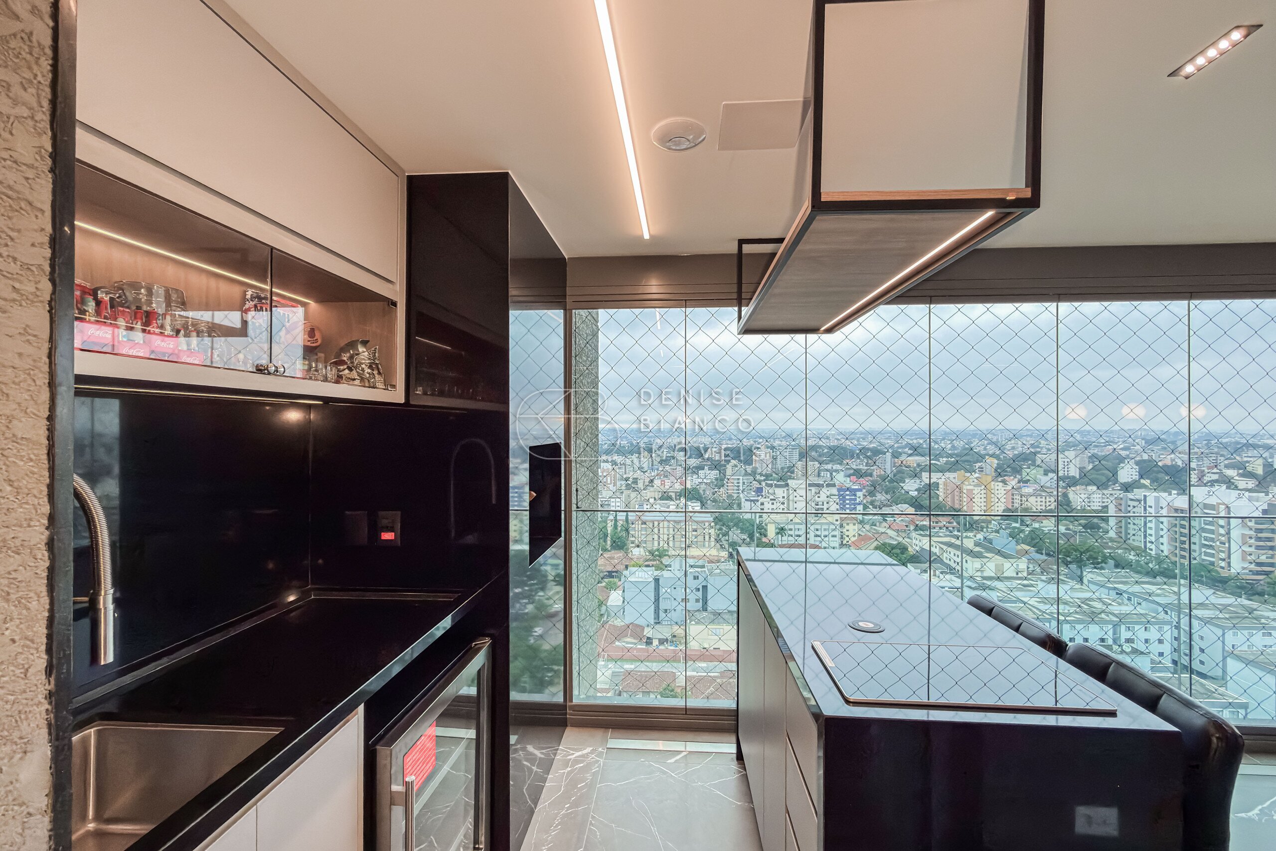 APARTAMENTO em Água Verde - Ref: DB0142