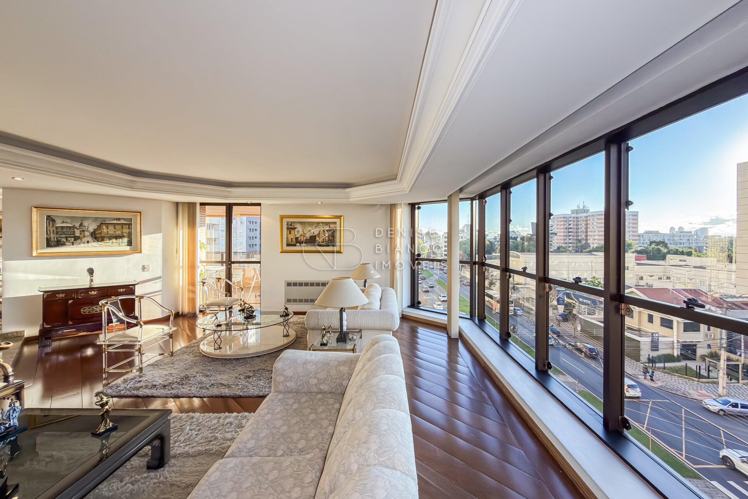 APARTAMENTO em Batel - Ref: DB0143