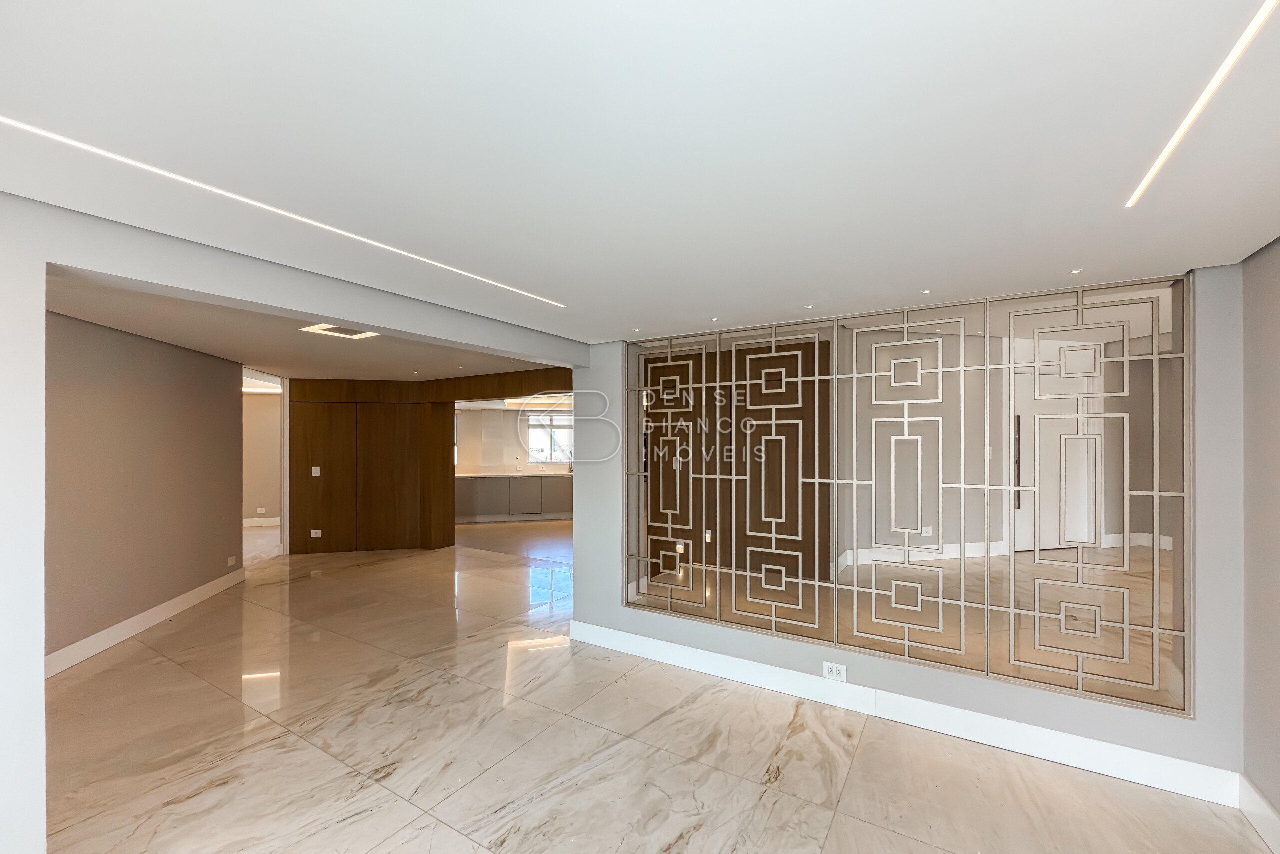 APARTAMENTO em Água Verde - Ref: DB0145